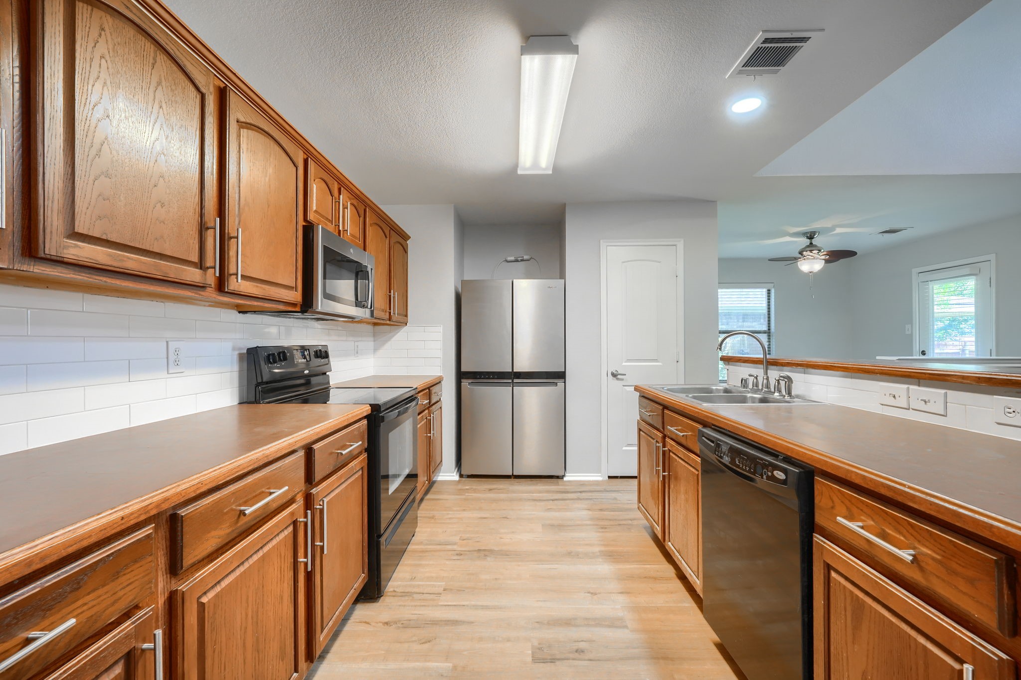 2046 Lake Trail Drive Heartland TX 75126