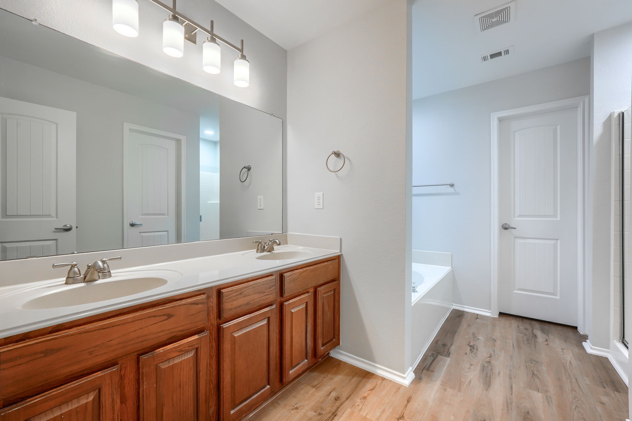 2046 Lake Trail Drive Heartland TX 75126