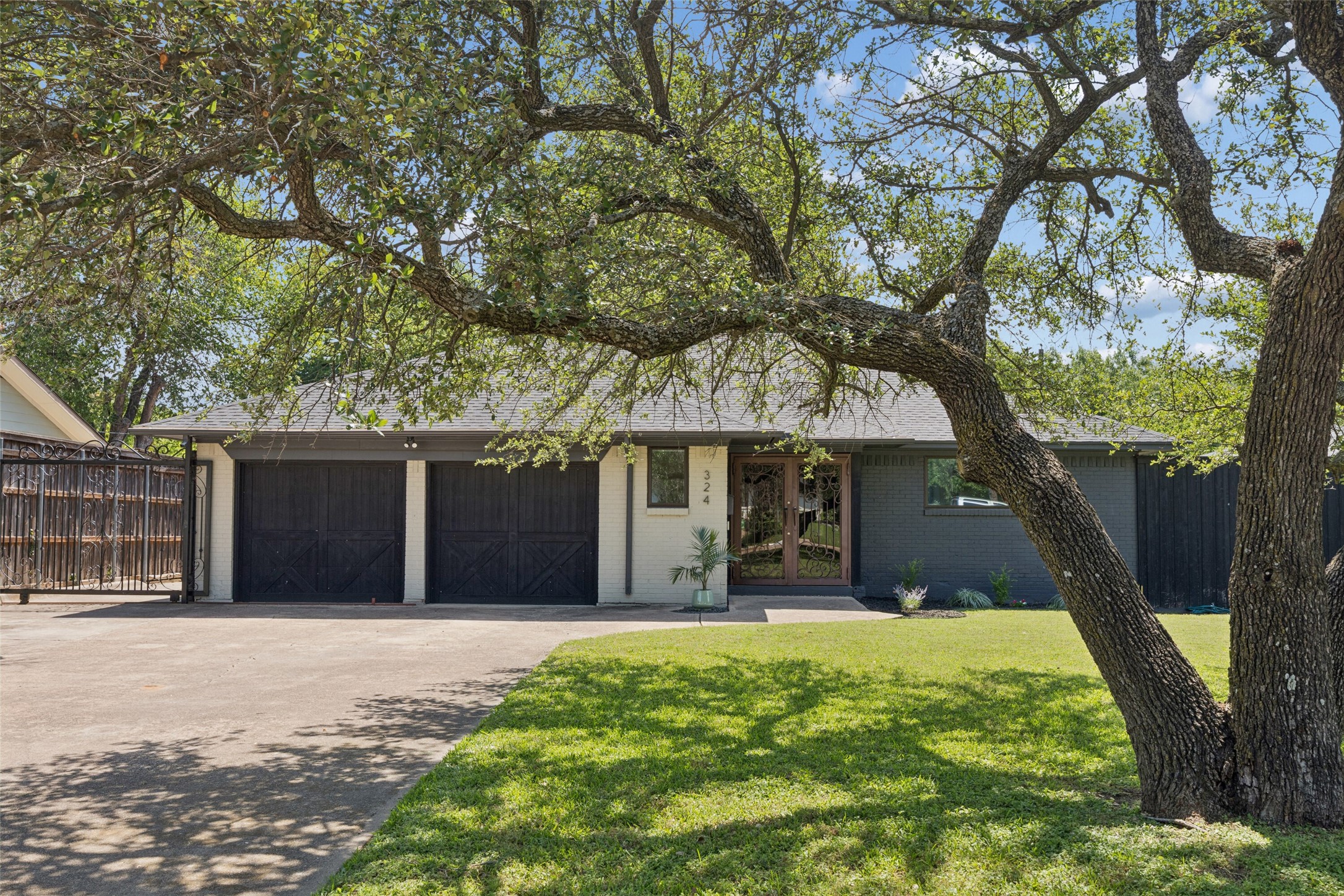 324 N Brighton Avenue Dallas TX 75208