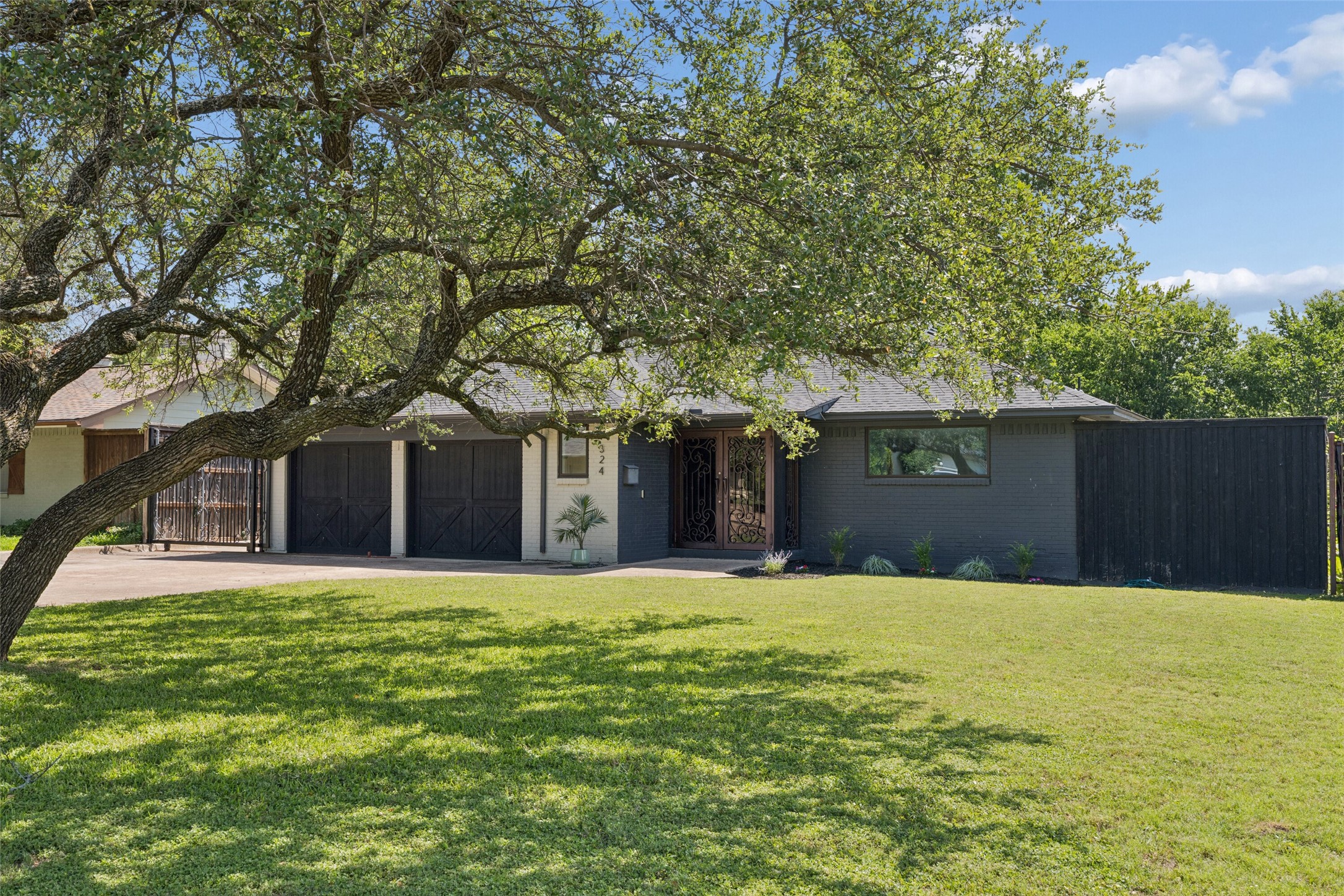 324 N Brighton Avenue Dallas TX 75208
