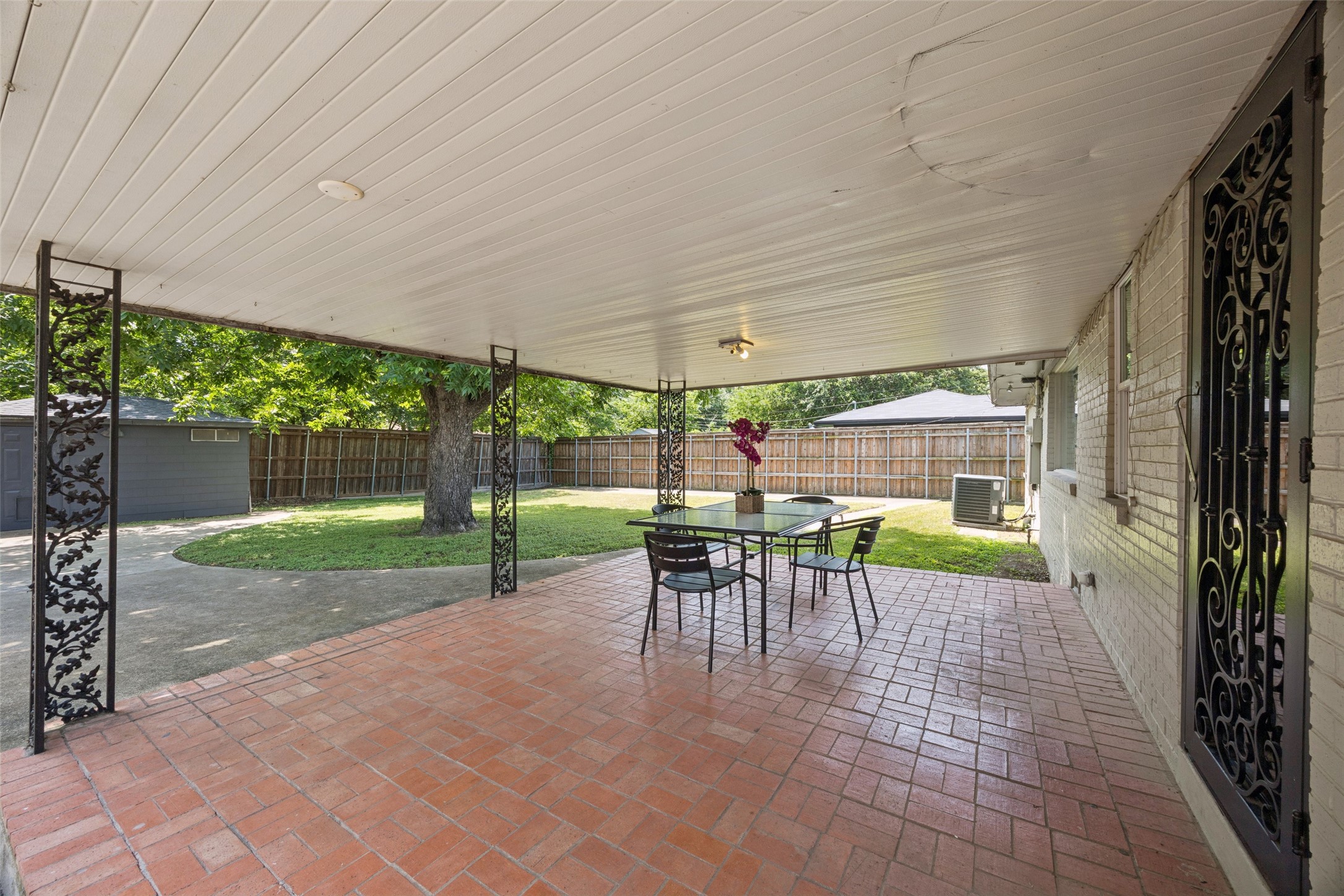 324 N Brighton Avenue Dallas TX 75208