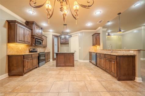 2114 W Hawkins Parkway Longview TX 75605