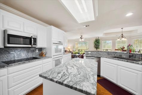 1025 Oak Hollow Lane Combine TX 75159