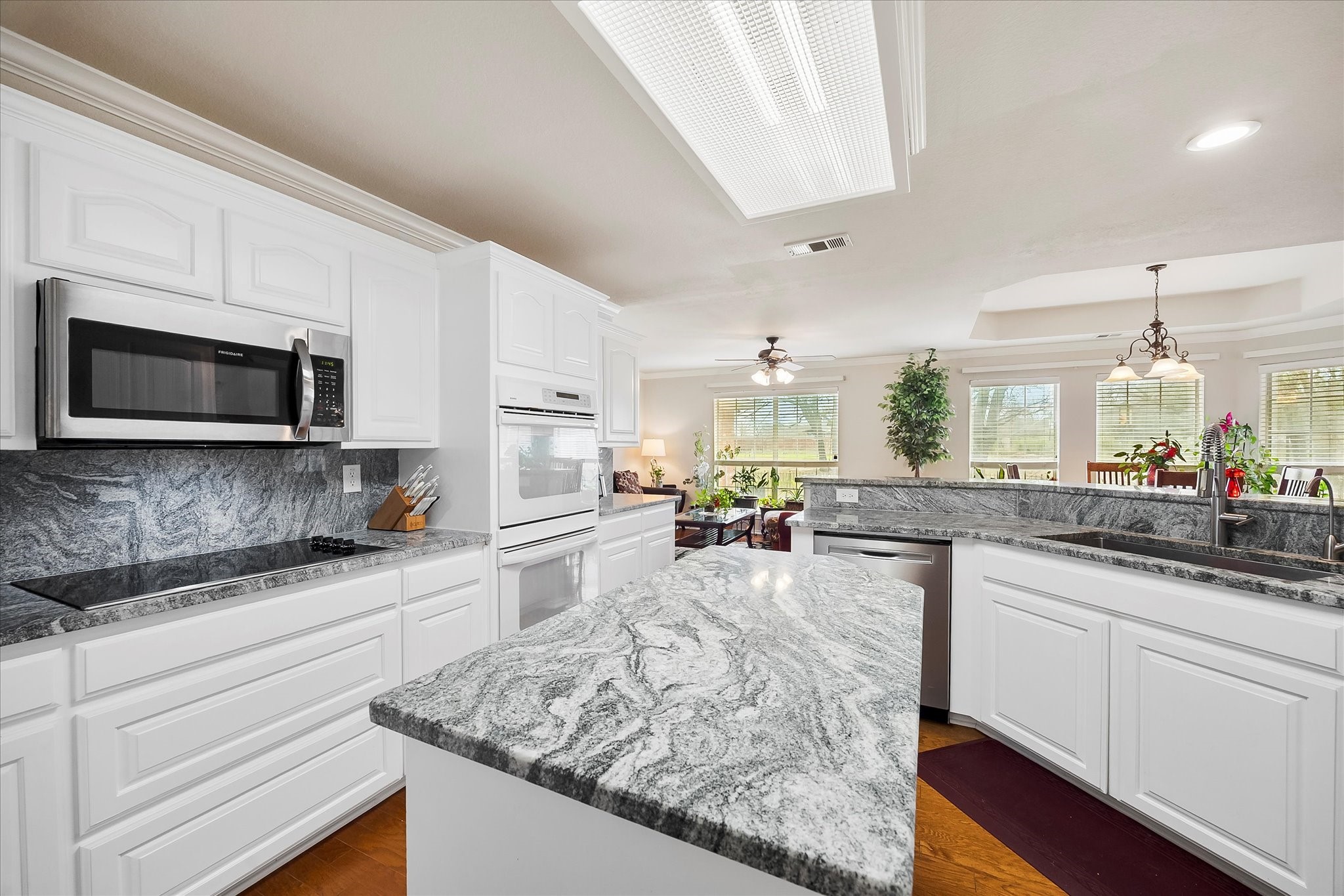 1025 Oak Hollow Lane Combine TX 75159