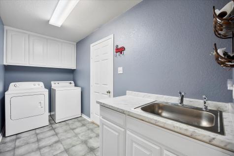1025 Oak Hollow Lane Combine TX 75159