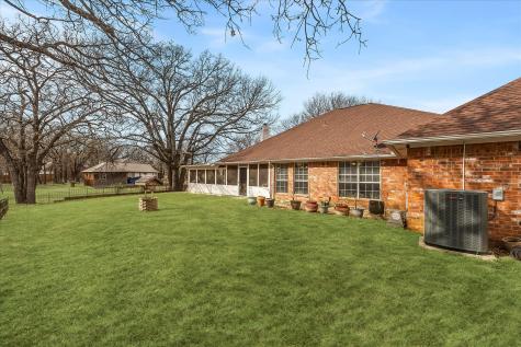 1025 Oak Hollow Lane Combine TX 75159