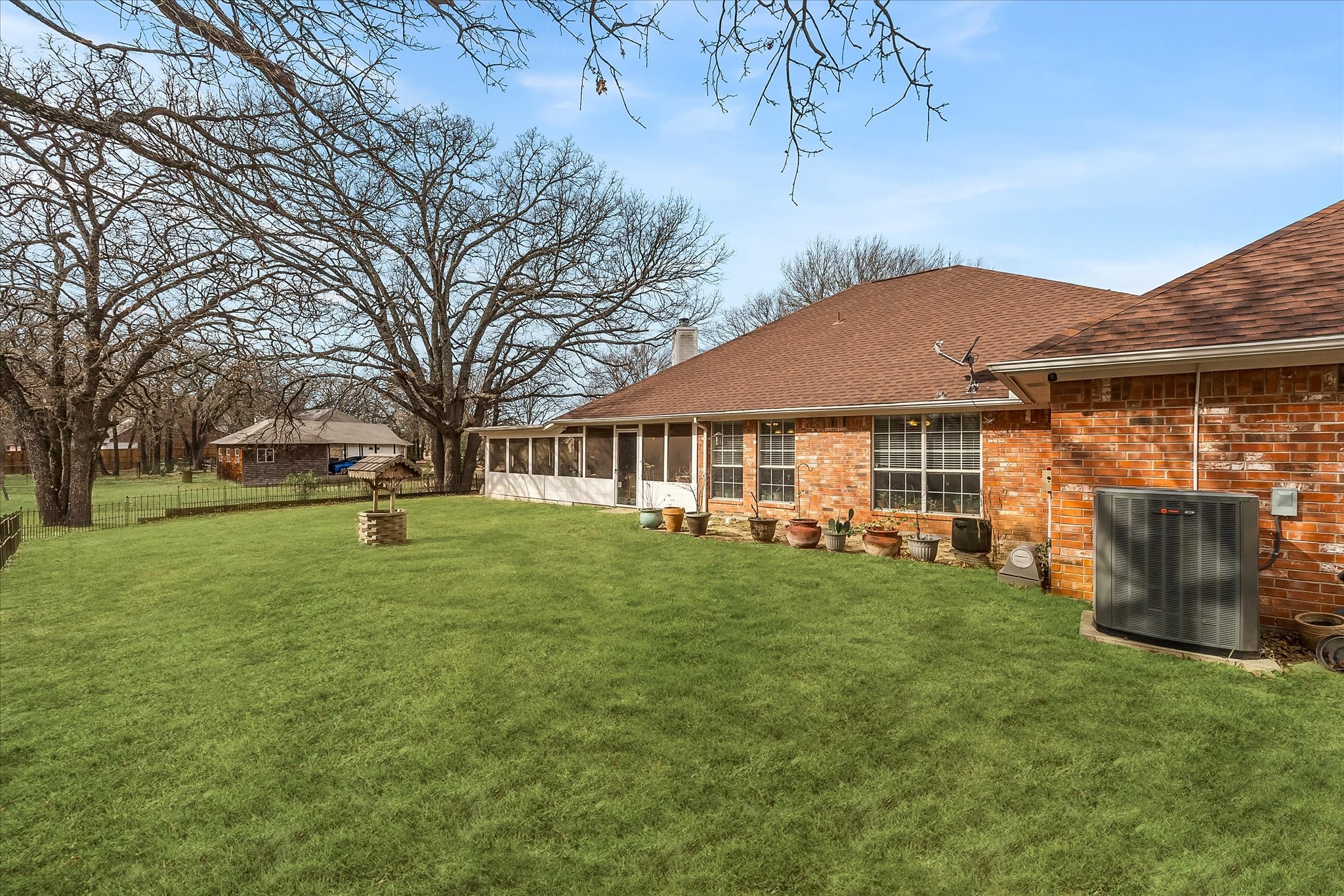 1025 Oak Hollow Lane Combine TX 75159