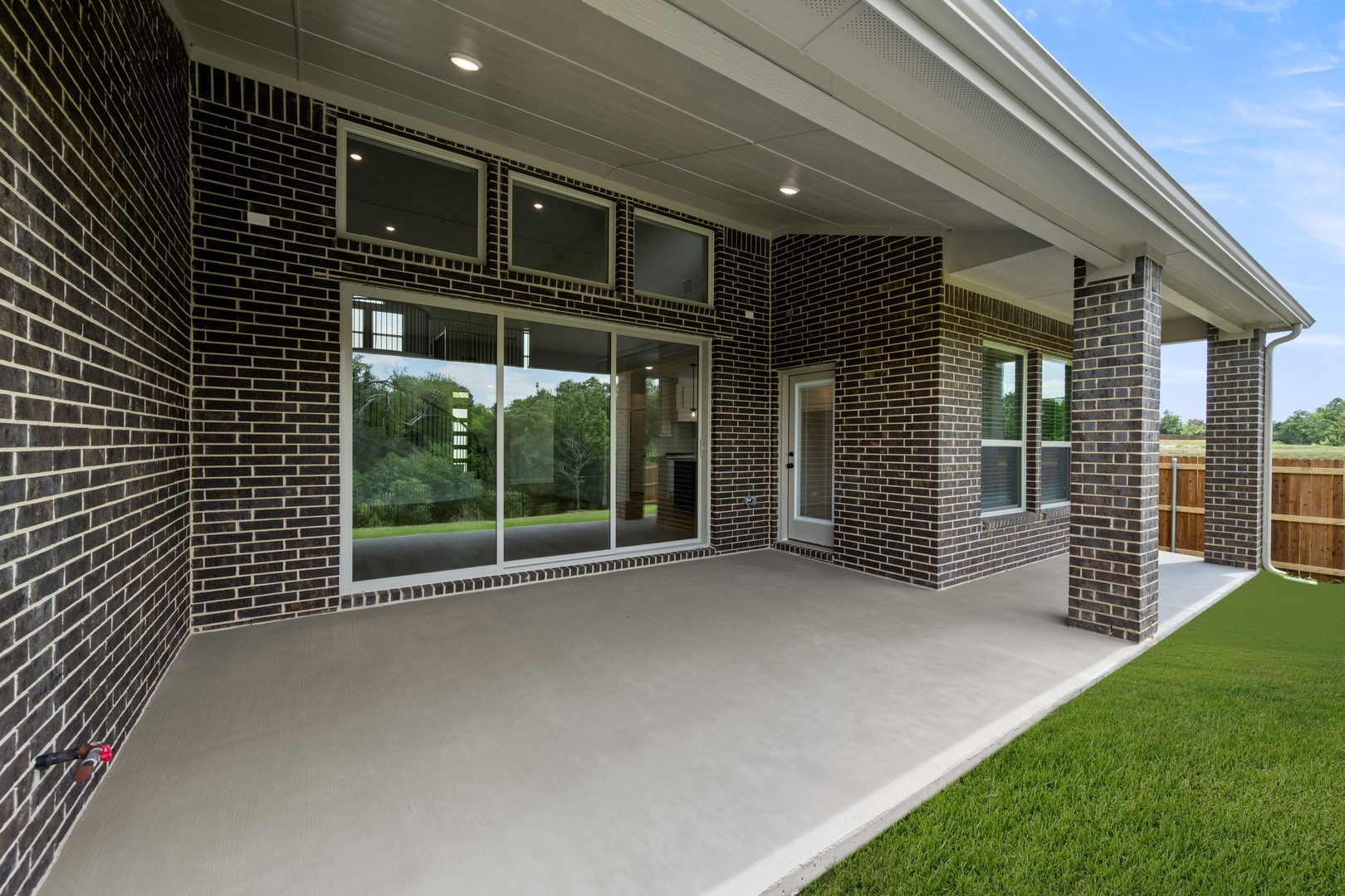 513 S Hidden Lakes Drive Desoto TX 75115