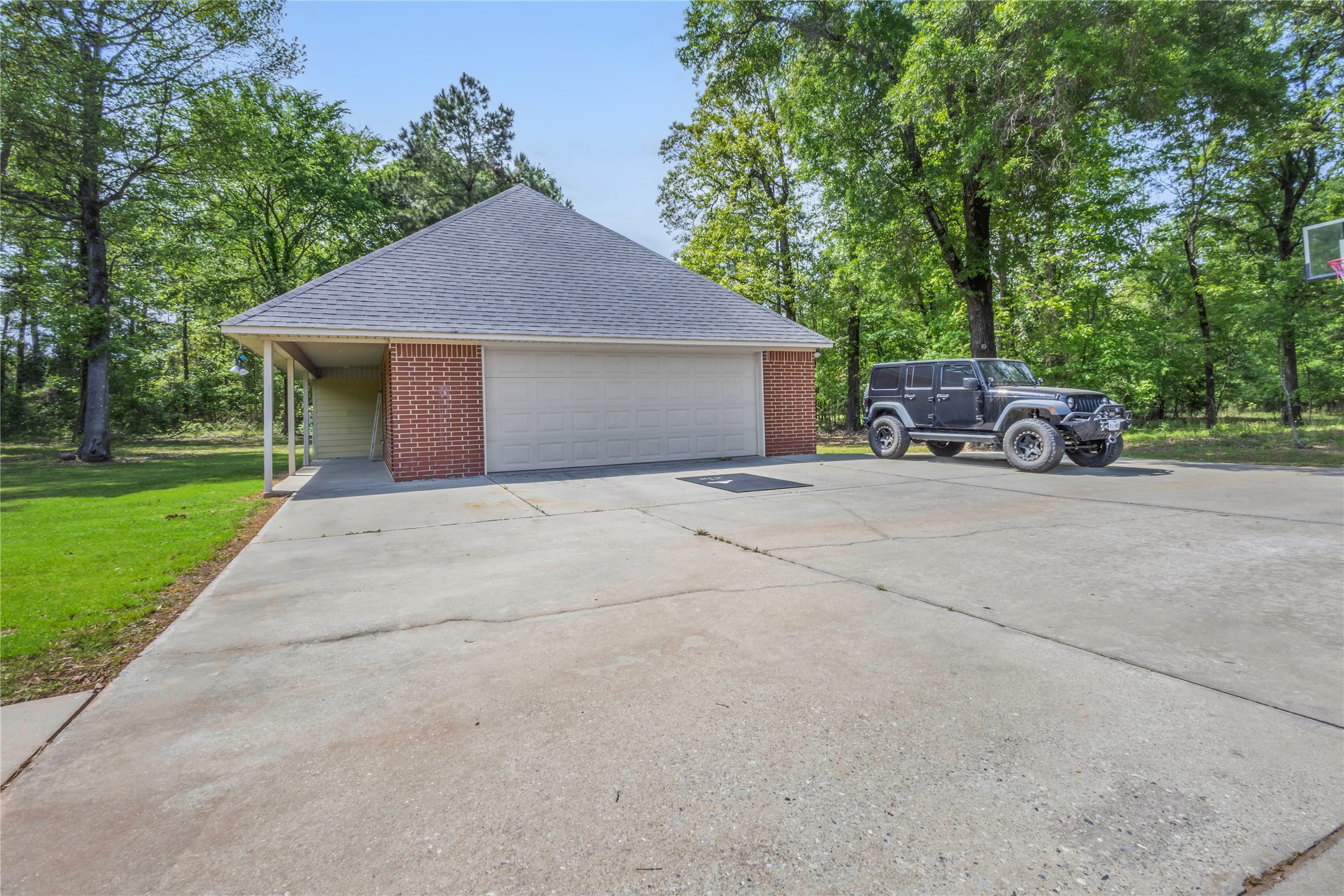 10 Weatherby Drive Hooks TX 75561