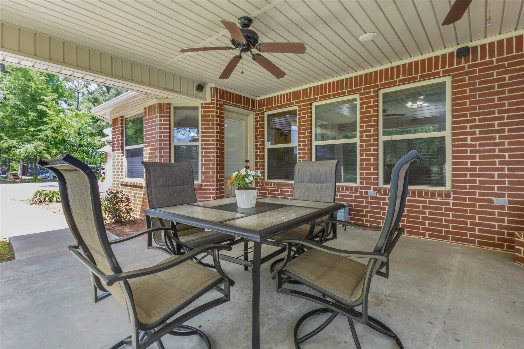 10 Weatherby Drive Hooks TX 75561
