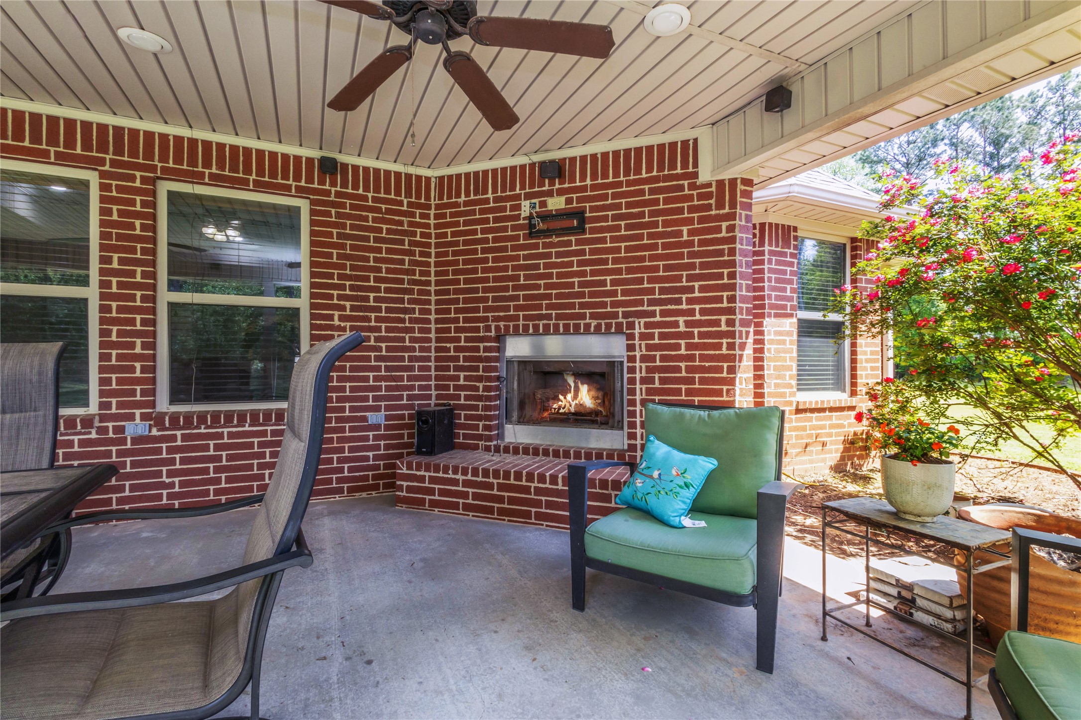 10 Weatherby Drive Hooks TX 75561