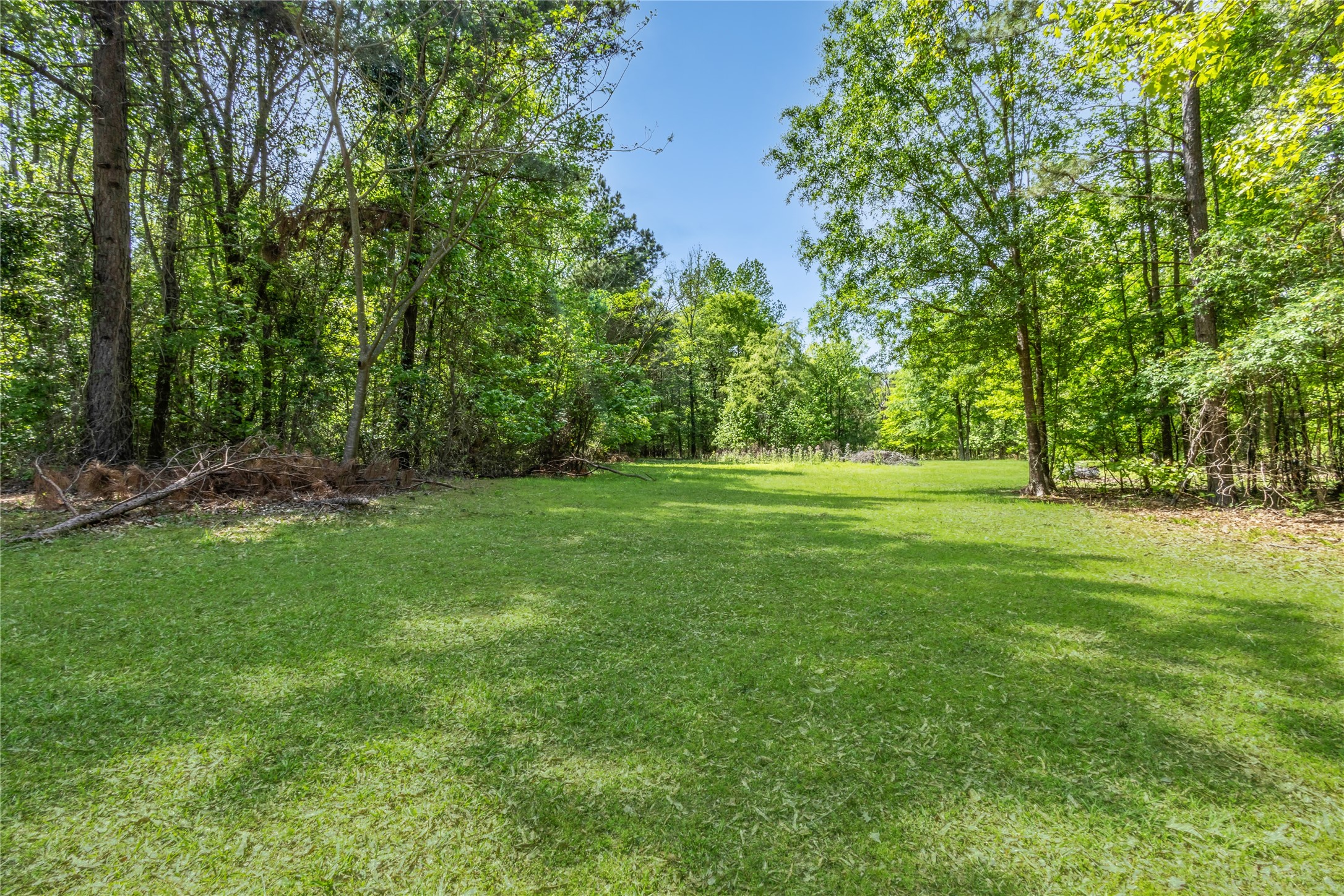 10 Weatherby Drive Hooks TX 75561
