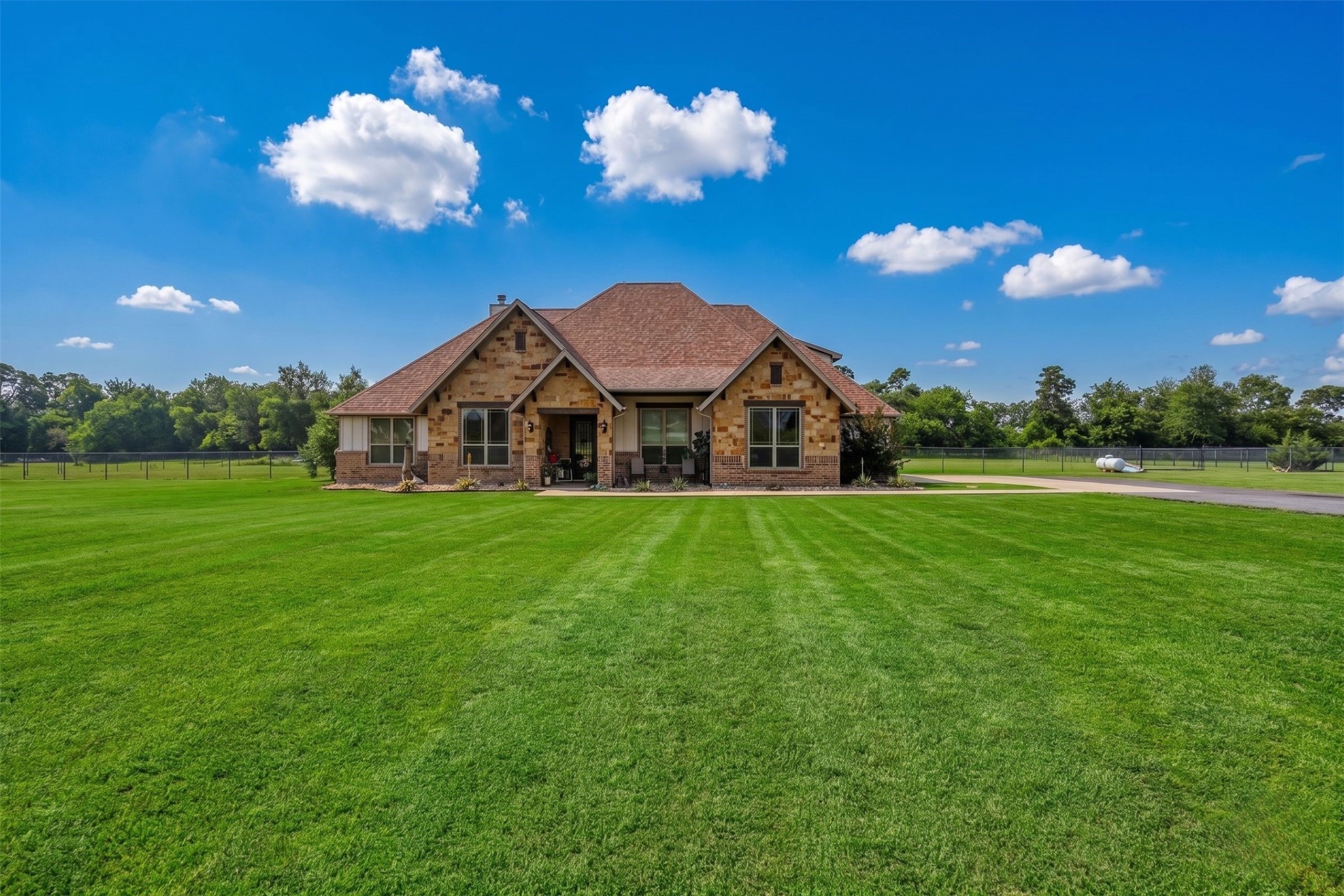 30 Laura Circle Gunter TX 75058