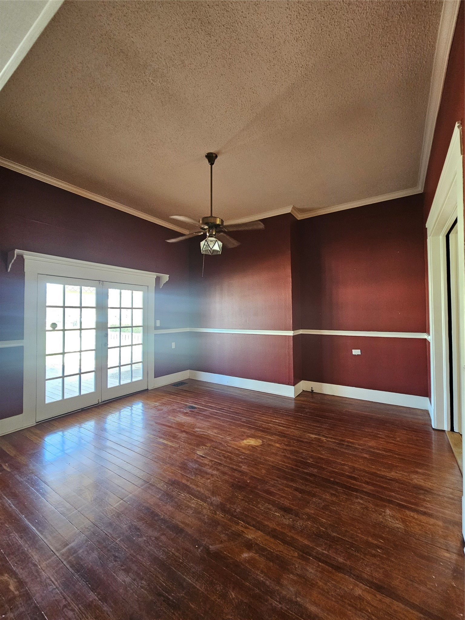 300 S Oak Street Lorena TX 76655