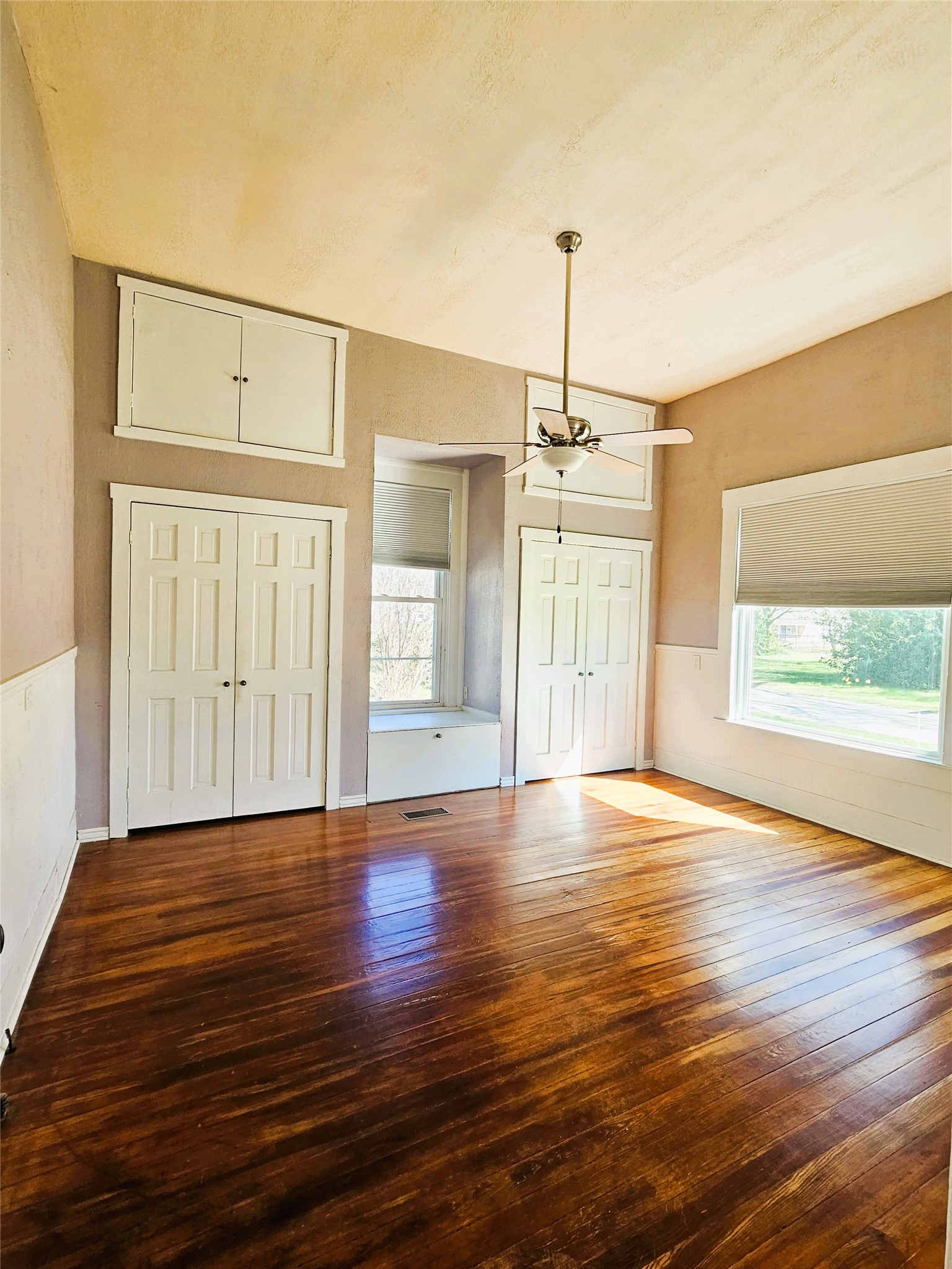300 S Oak Street Lorena TX 76655