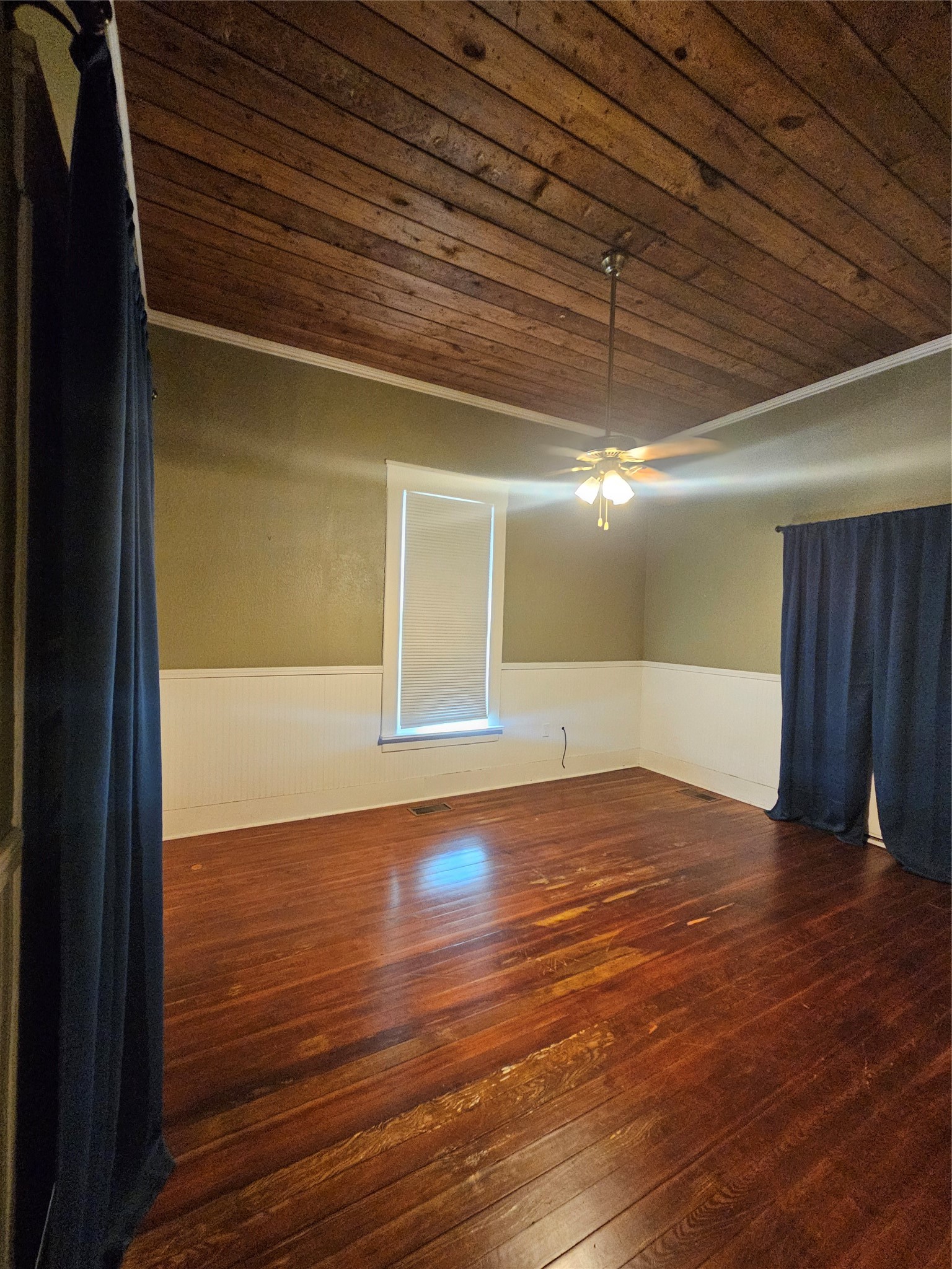 300 S Oak Street Lorena TX 76655