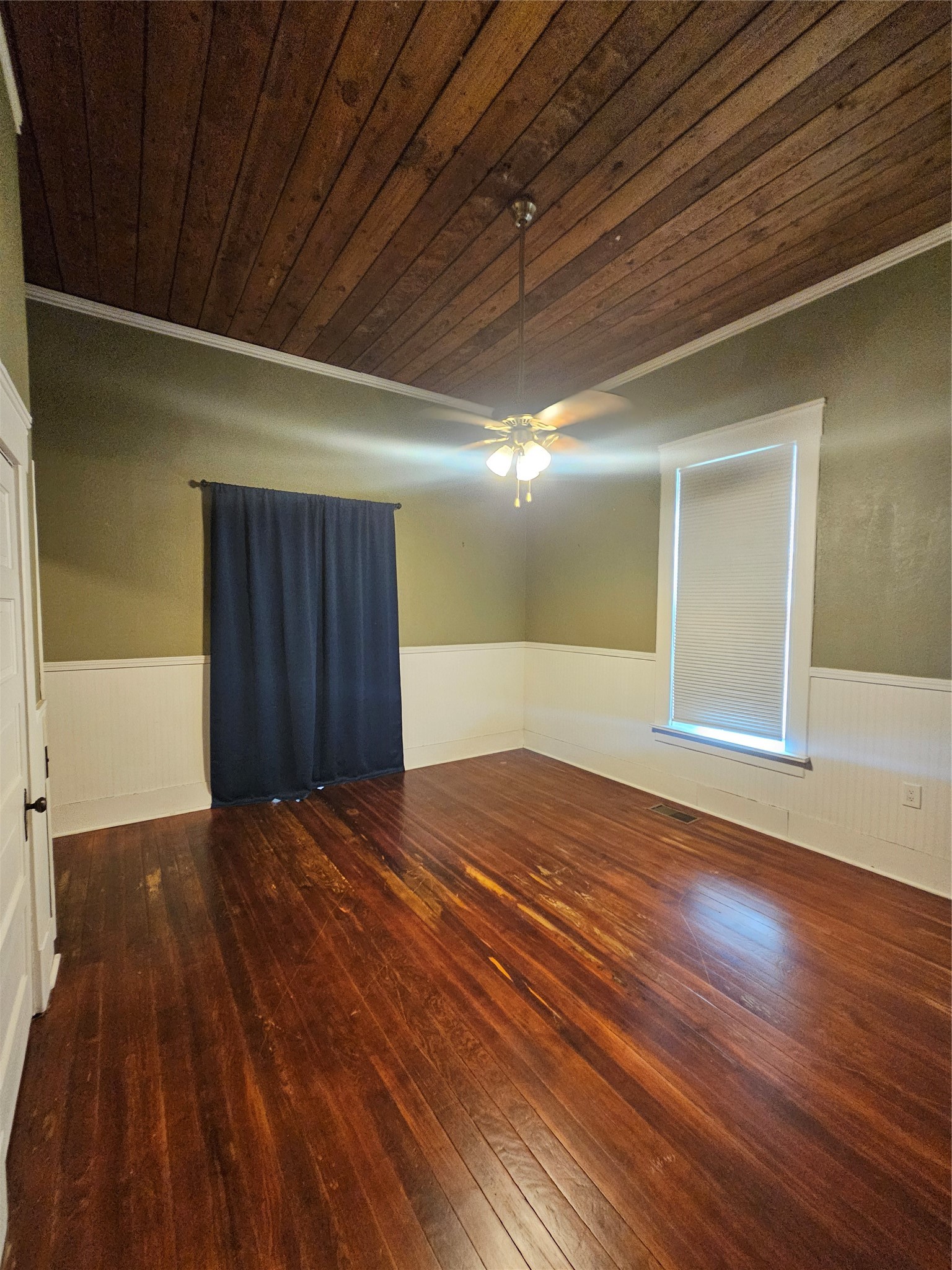 300 S Oak Street Lorena TX 76655