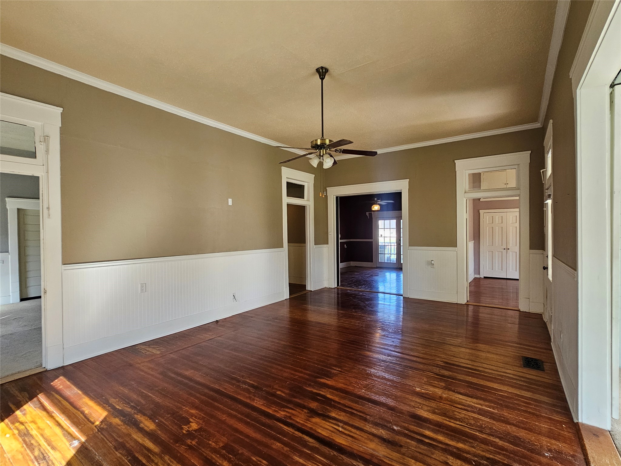 300 S Oak Street Lorena TX 76655