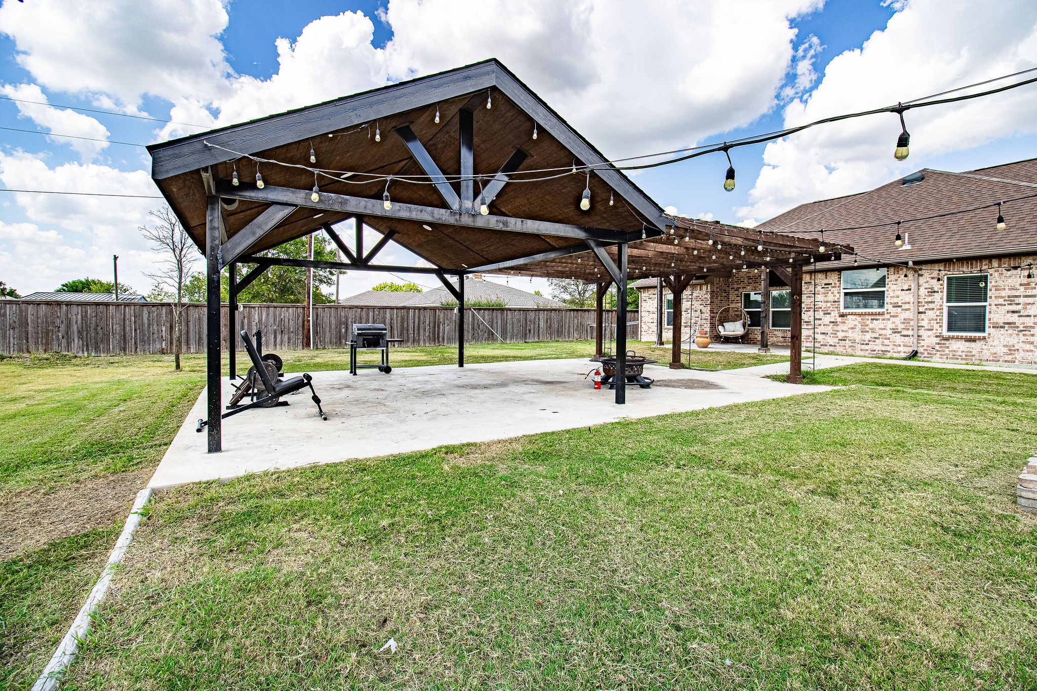 328 Meadow Lane Red Oak TX 75154