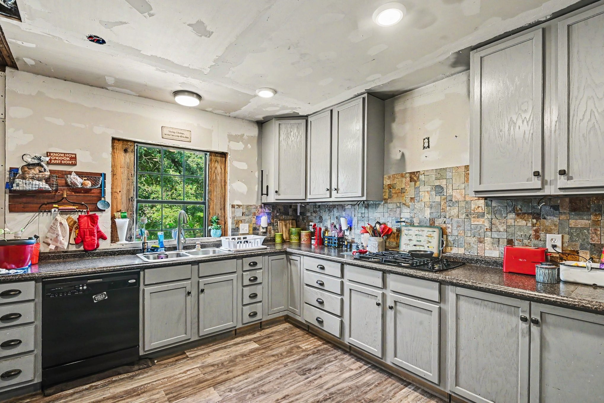 7184 Base Street Azle TX 76020