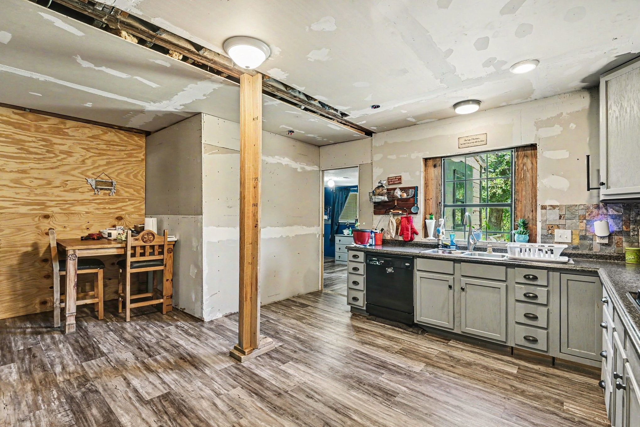 7184 Base Street Azle TX 76020