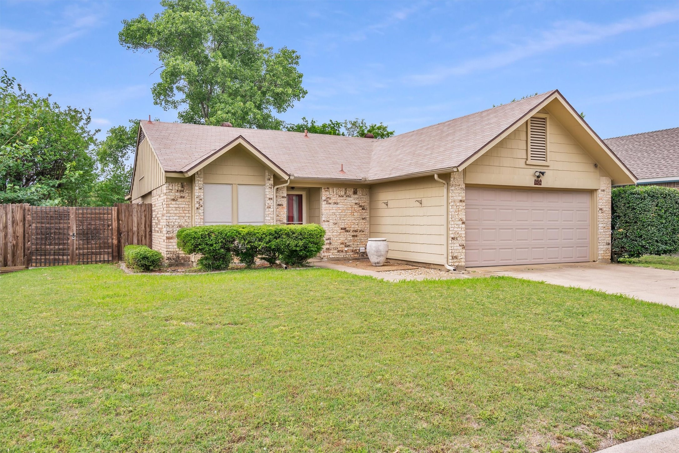5928 Chisholm Trail Haltom City TX 76148
