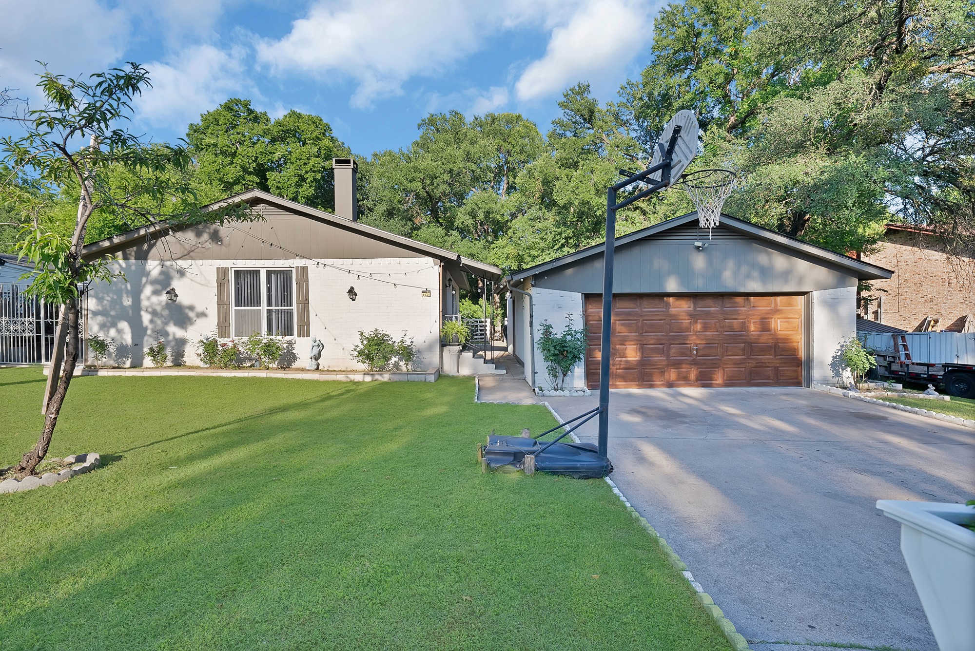 1124 Tyra Lane Fort Worth TX 76114