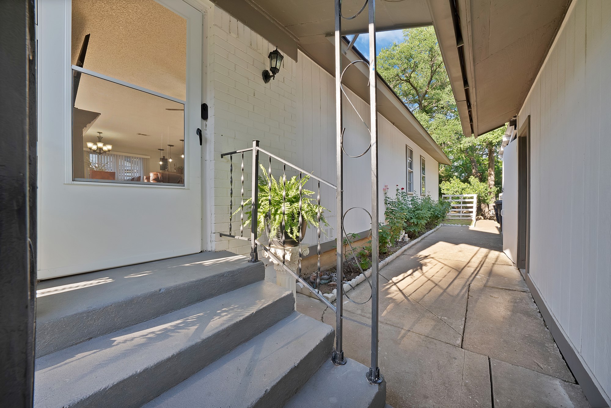 1124 Tyra Lane Fort Worth TX 76114