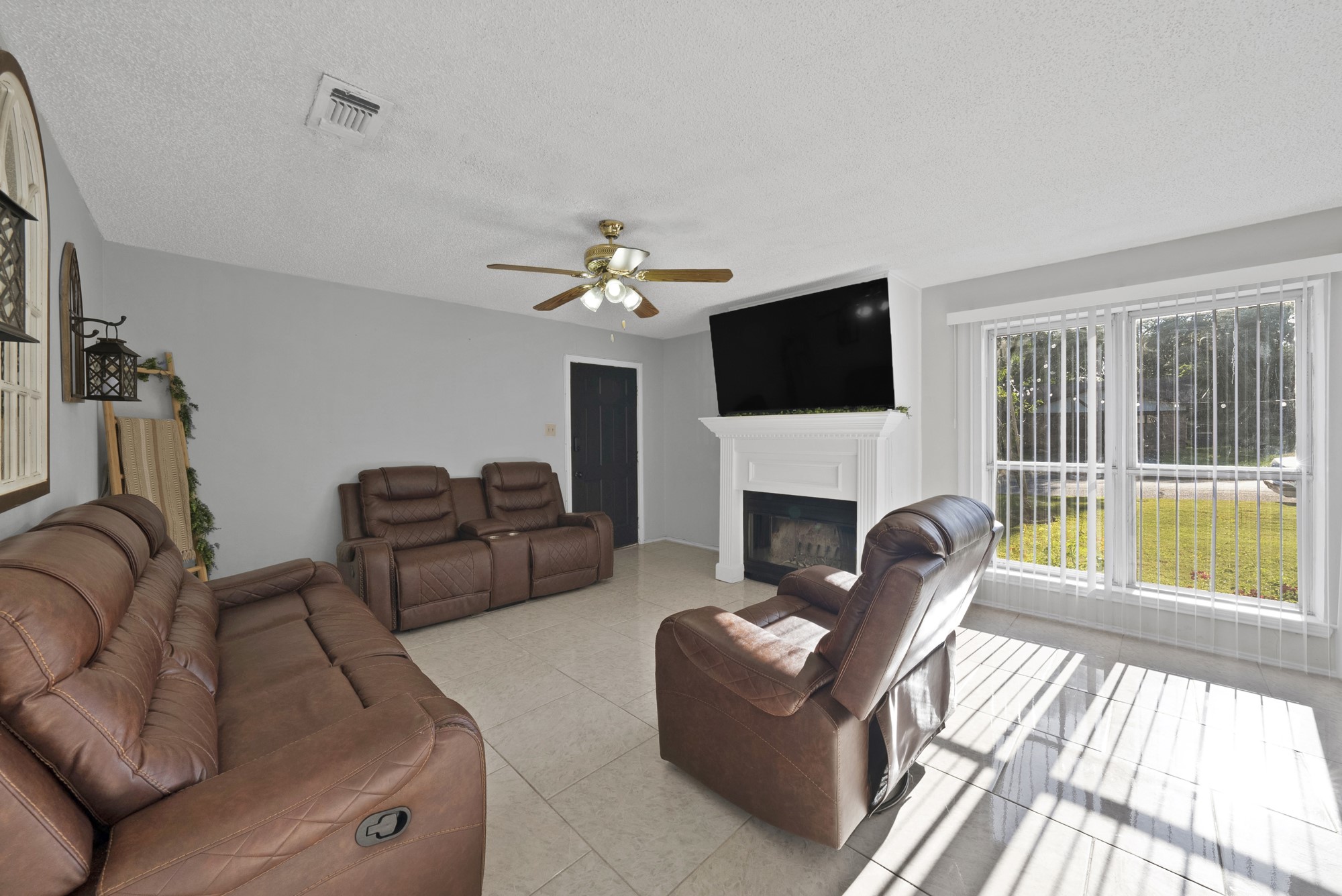 1124 Tyra Lane Fort Worth TX 76114
