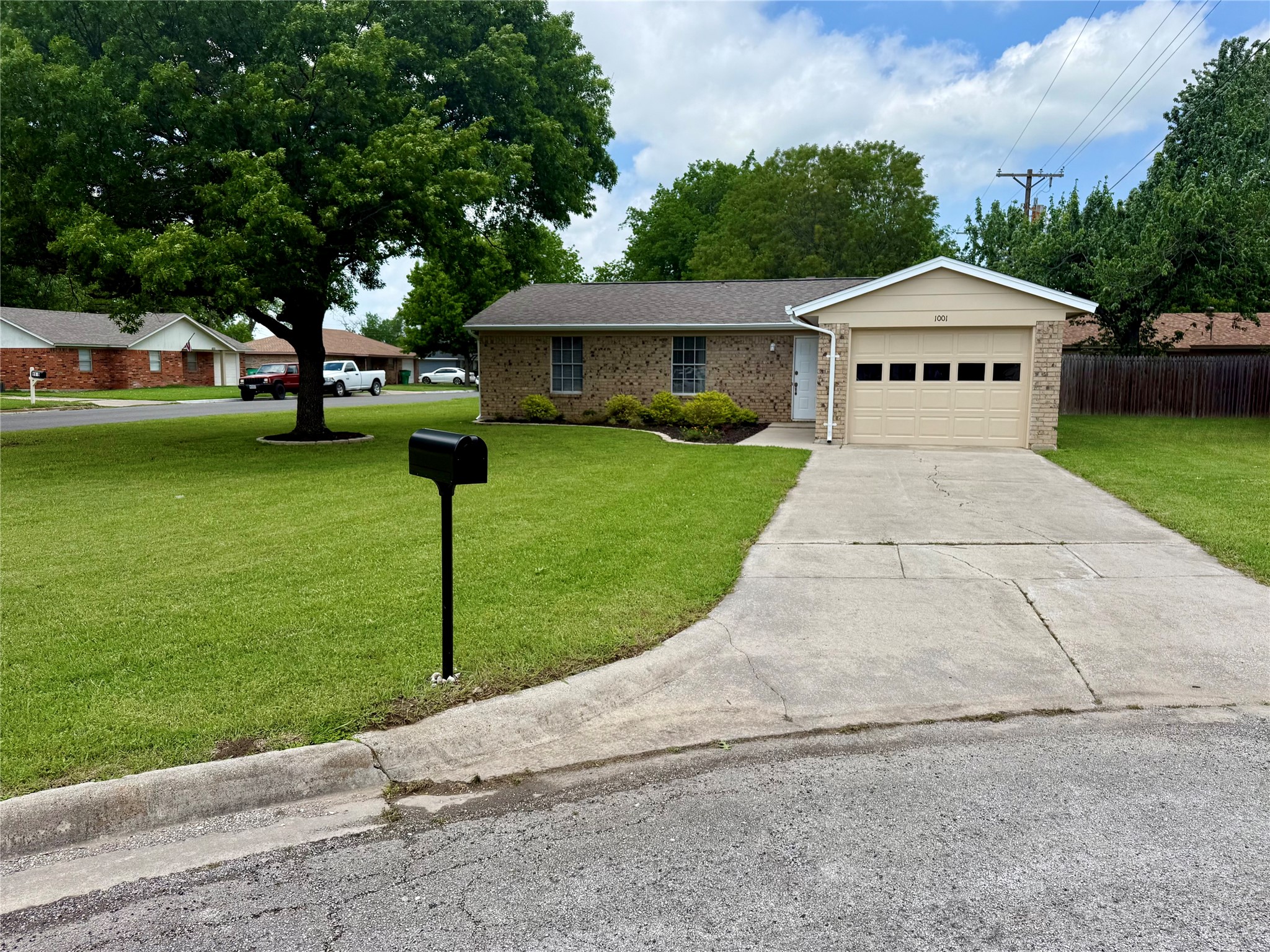 1001 Parkwood Court Gainesville TX 76240