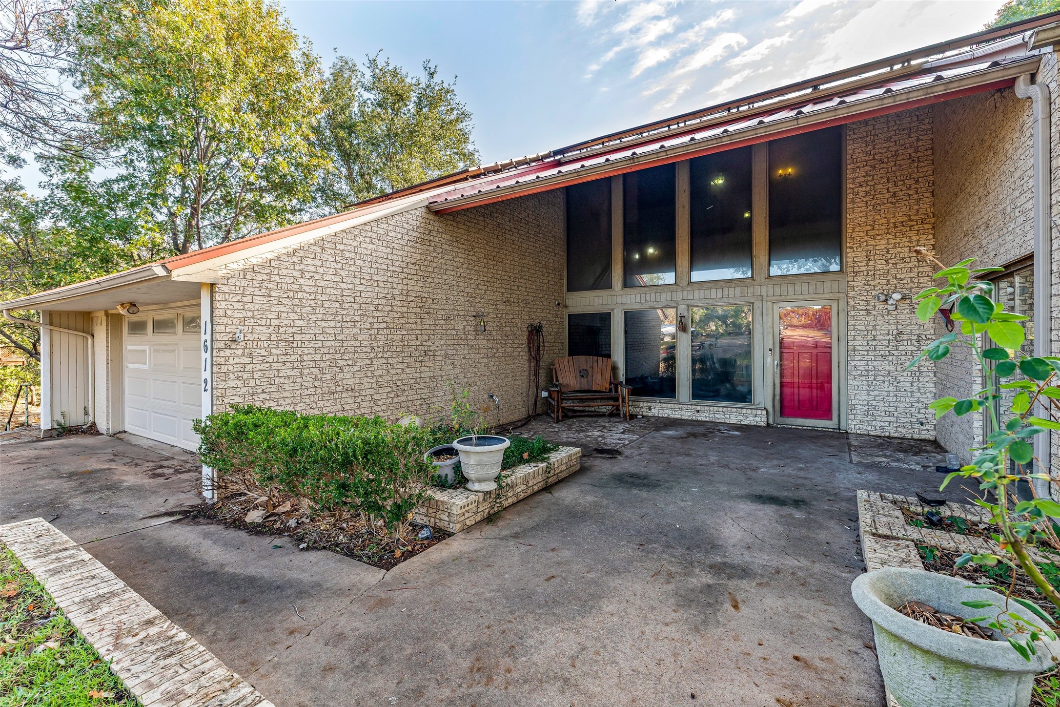 1612 Lakecrest Circle Granbury TX 76048