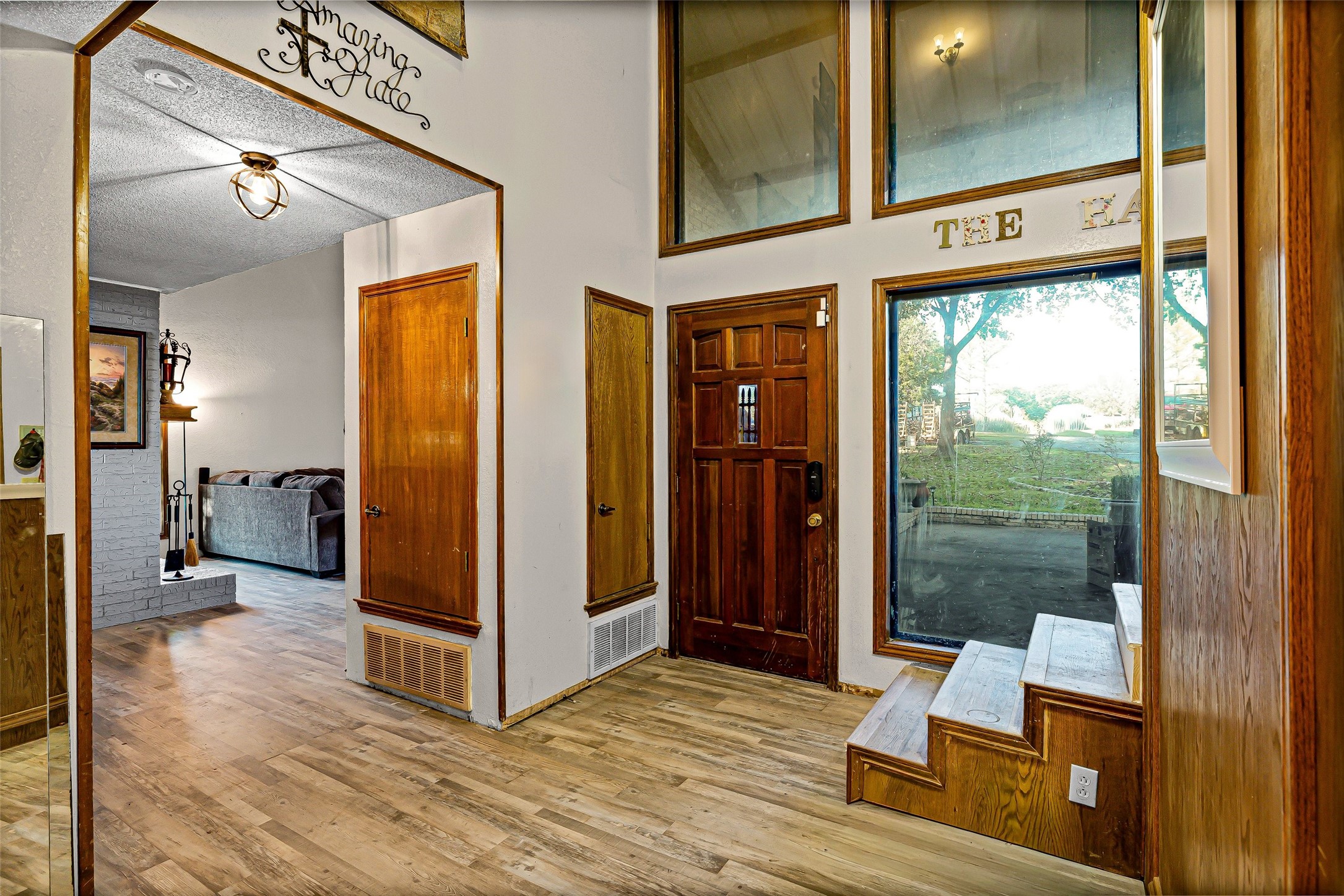 1612 Lakecrest Circle Granbury TX 76048