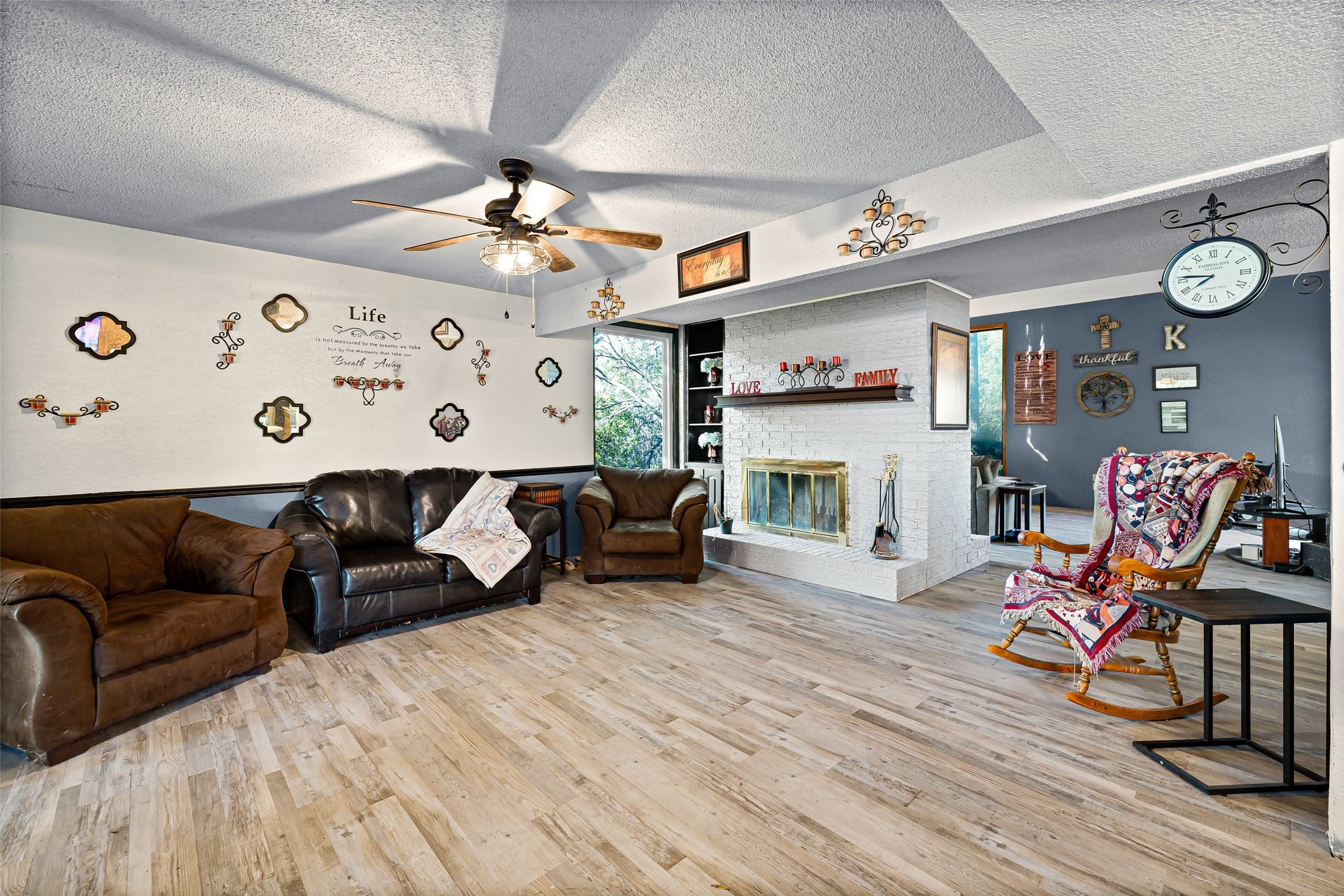 1612 Lakecrest Circle Granbury TX 76048