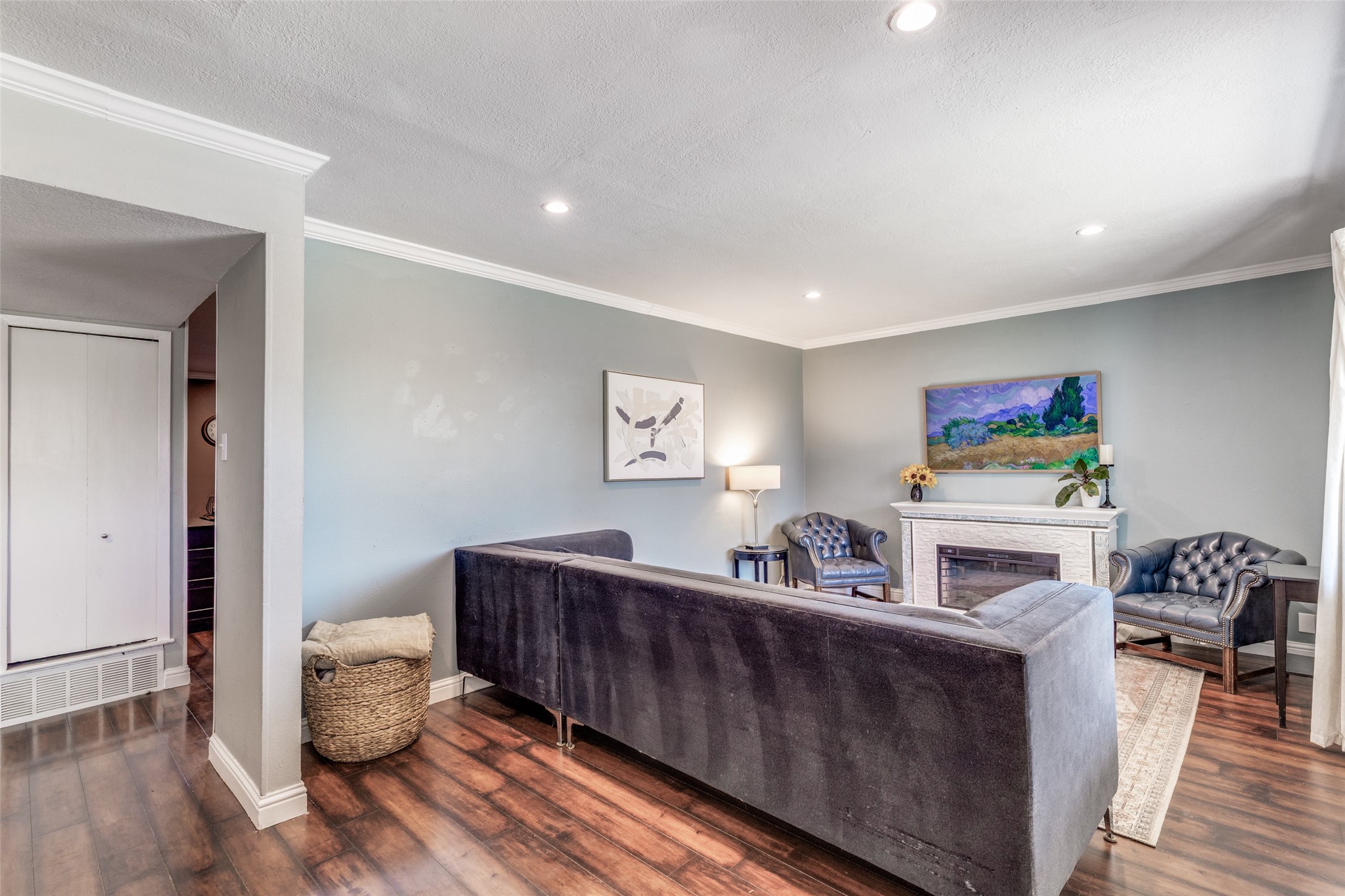 2819 Hollandale Lane Farmers Branch TX 75234