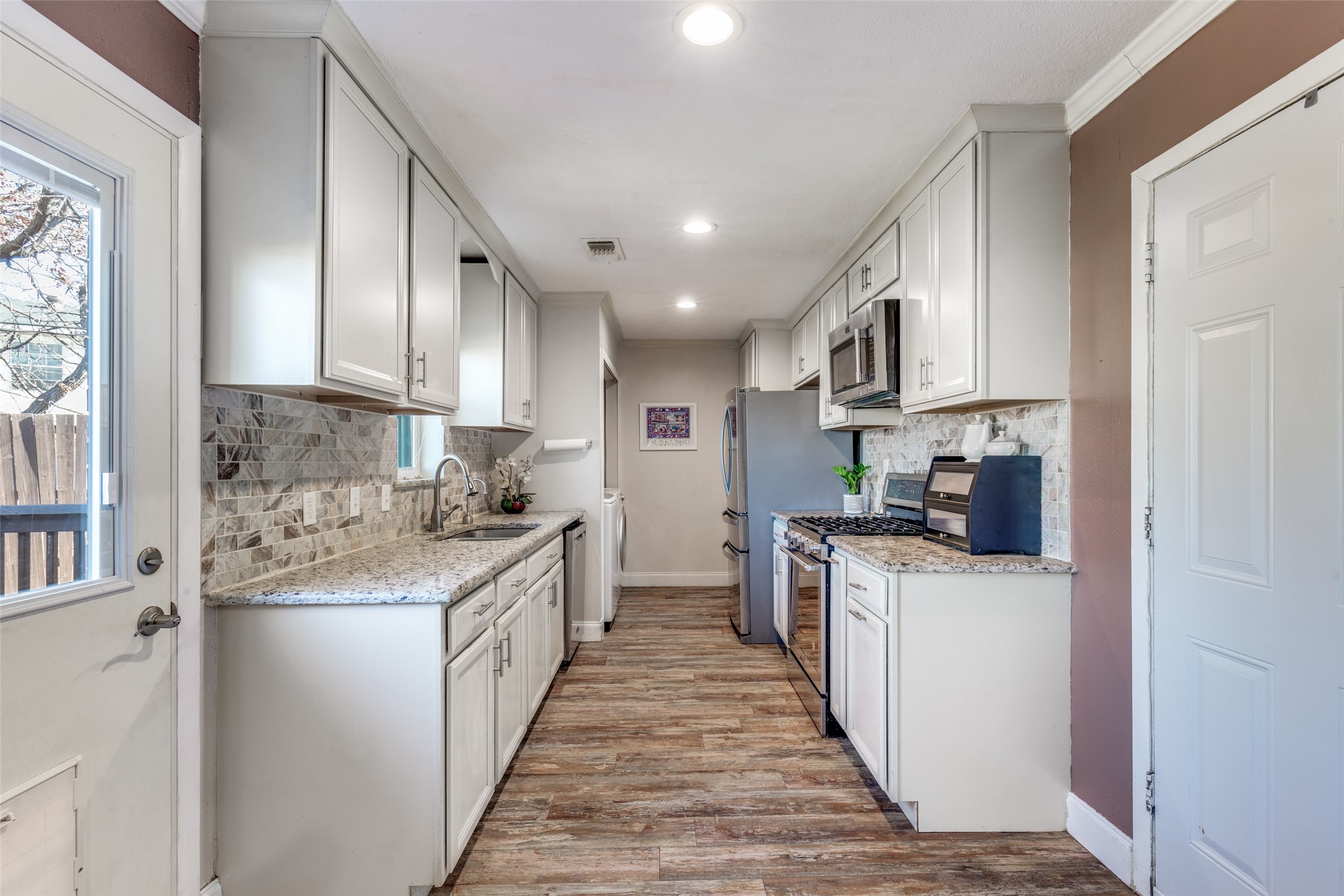 2819 Hollandale Lane Farmers Branch TX 75234