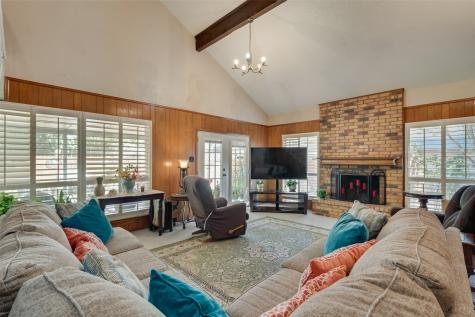 2308 Louise Lane Ennis TX 75119