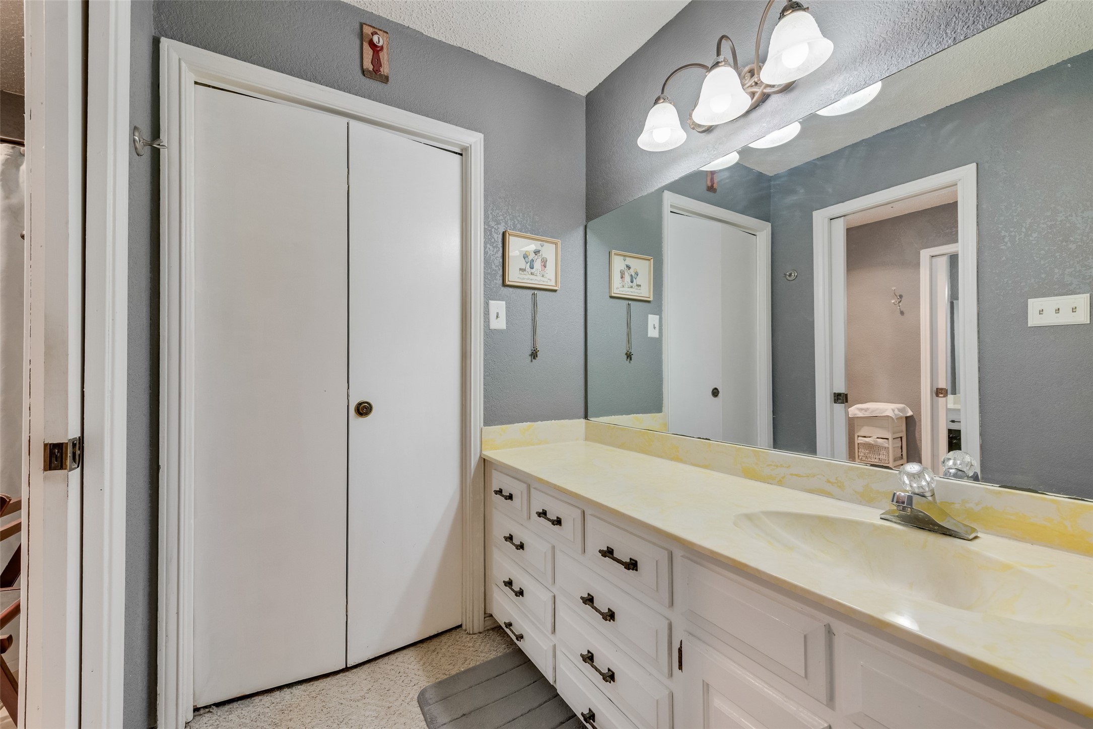 2308 Louise Lane Ennis TX 75119