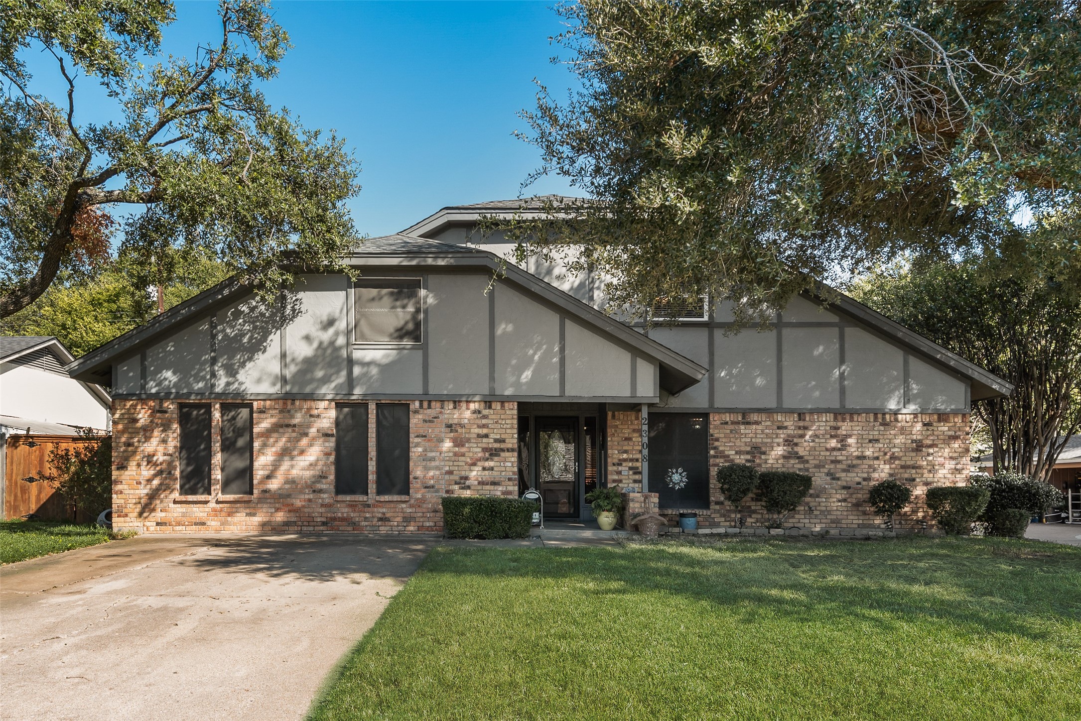 2308 Louise Lane Ennis TX 75119