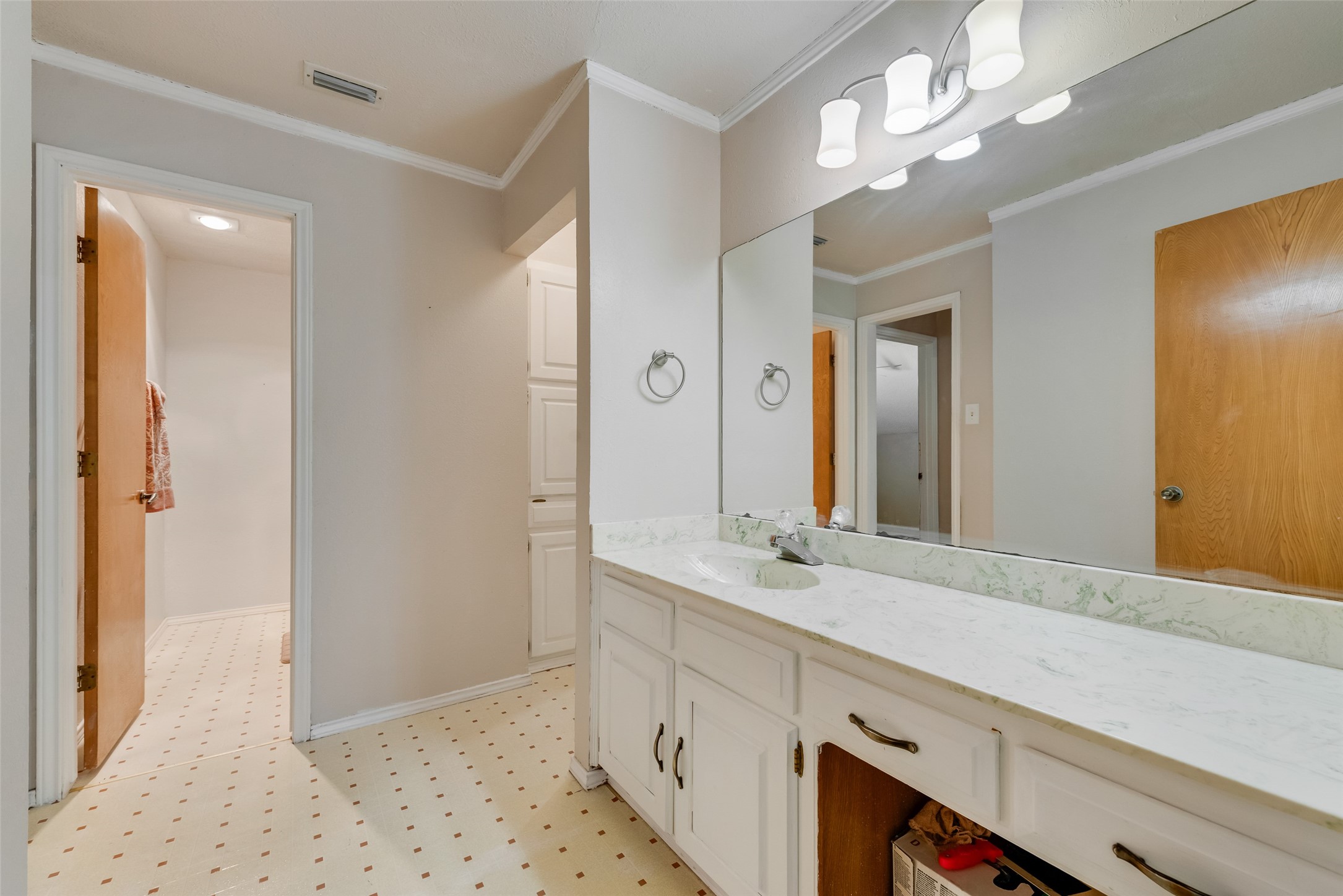 2308 Louise Lane Ennis TX 75119