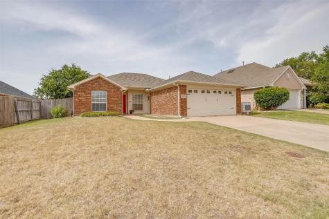 209 Willow Street Crowley TX 76036