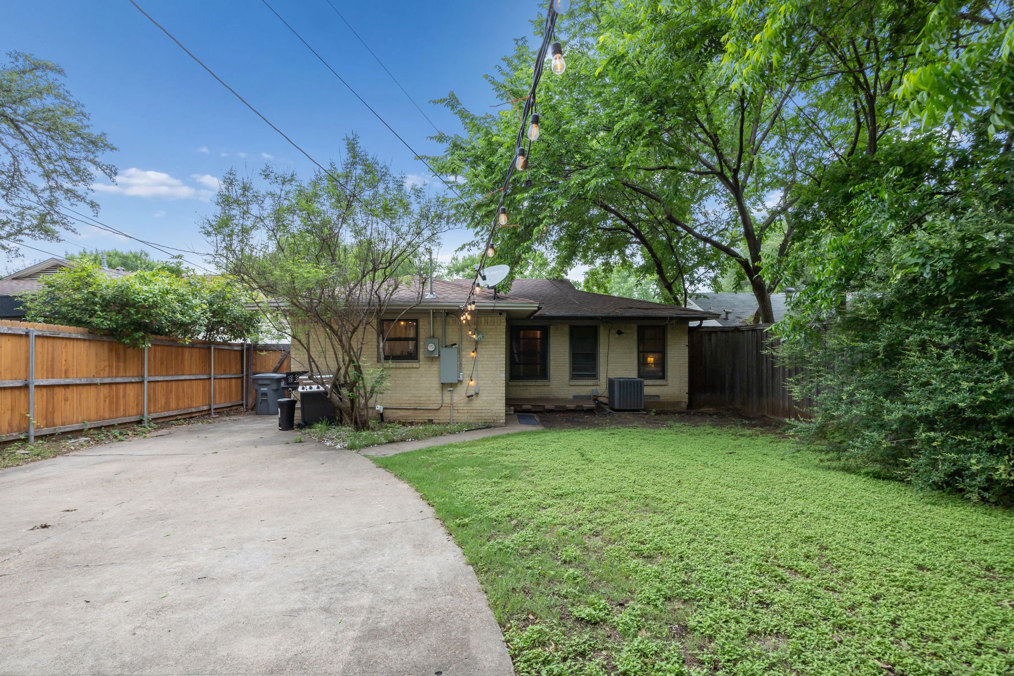 2006 Elmwood Boulevard Dallas TX 75224
