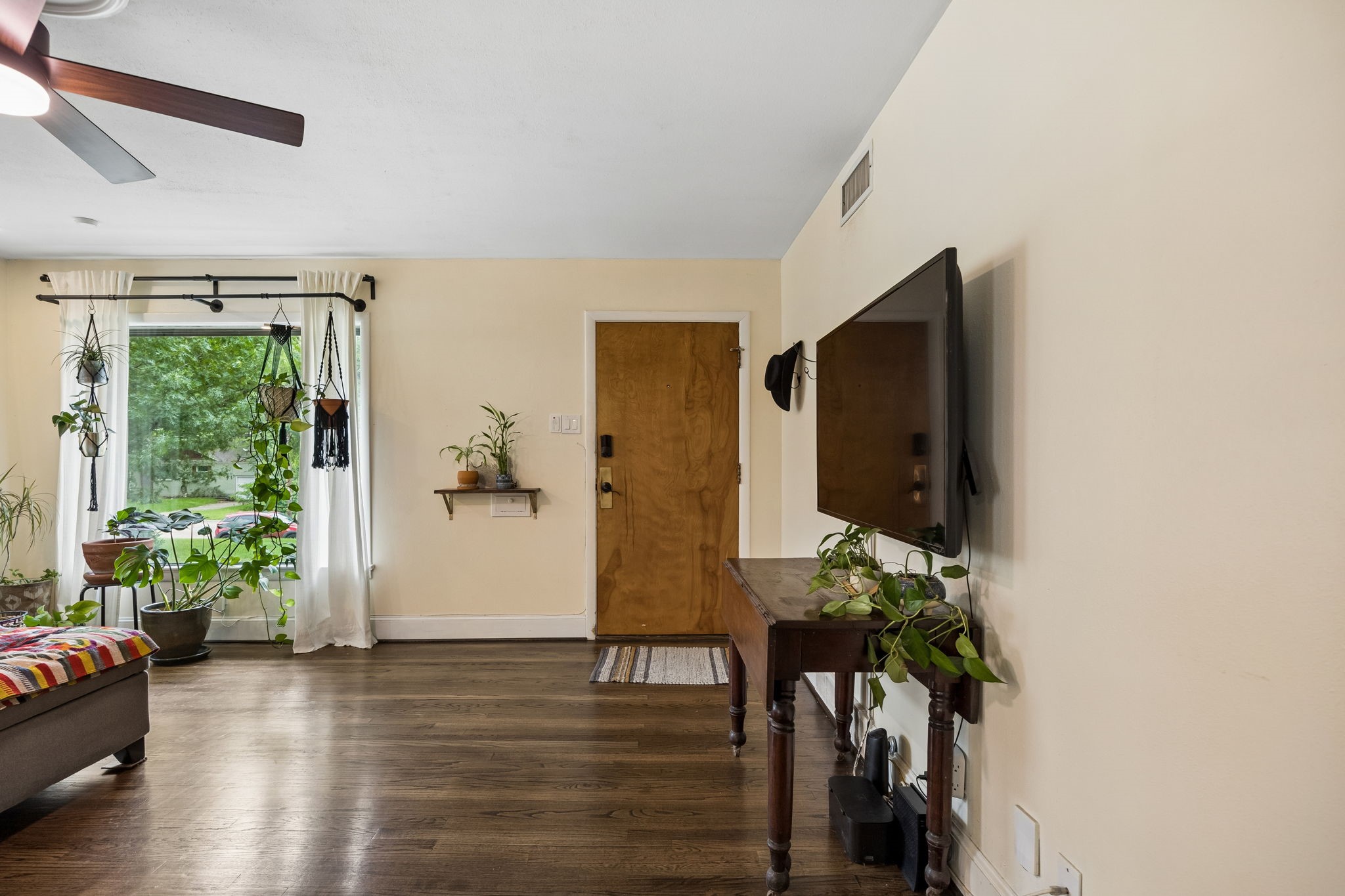 2006 Elmwood Boulevard Dallas TX 75224