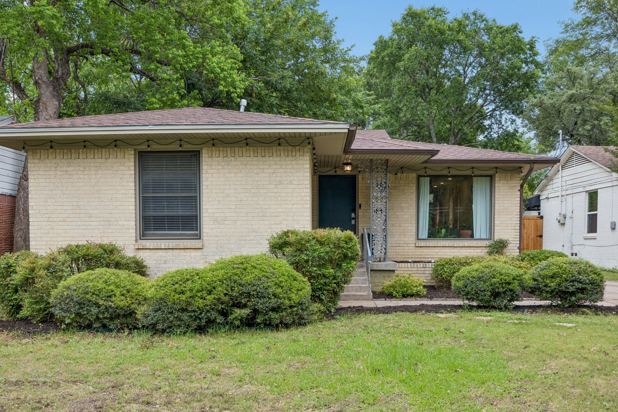 2006 Elmwood Boulevard Dallas TX 75224