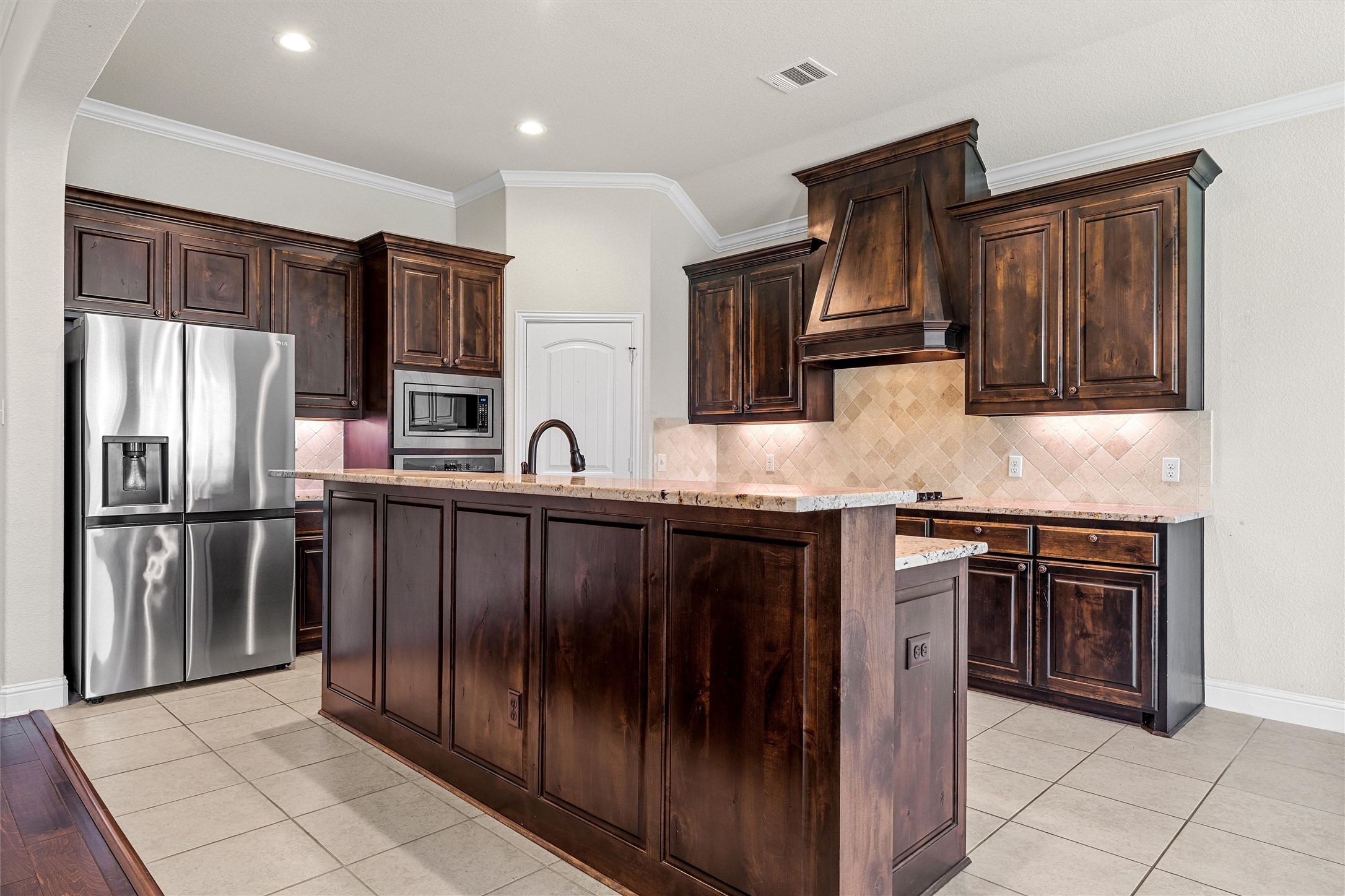 1093 Hesselridge Drive Hewitt TX 76643