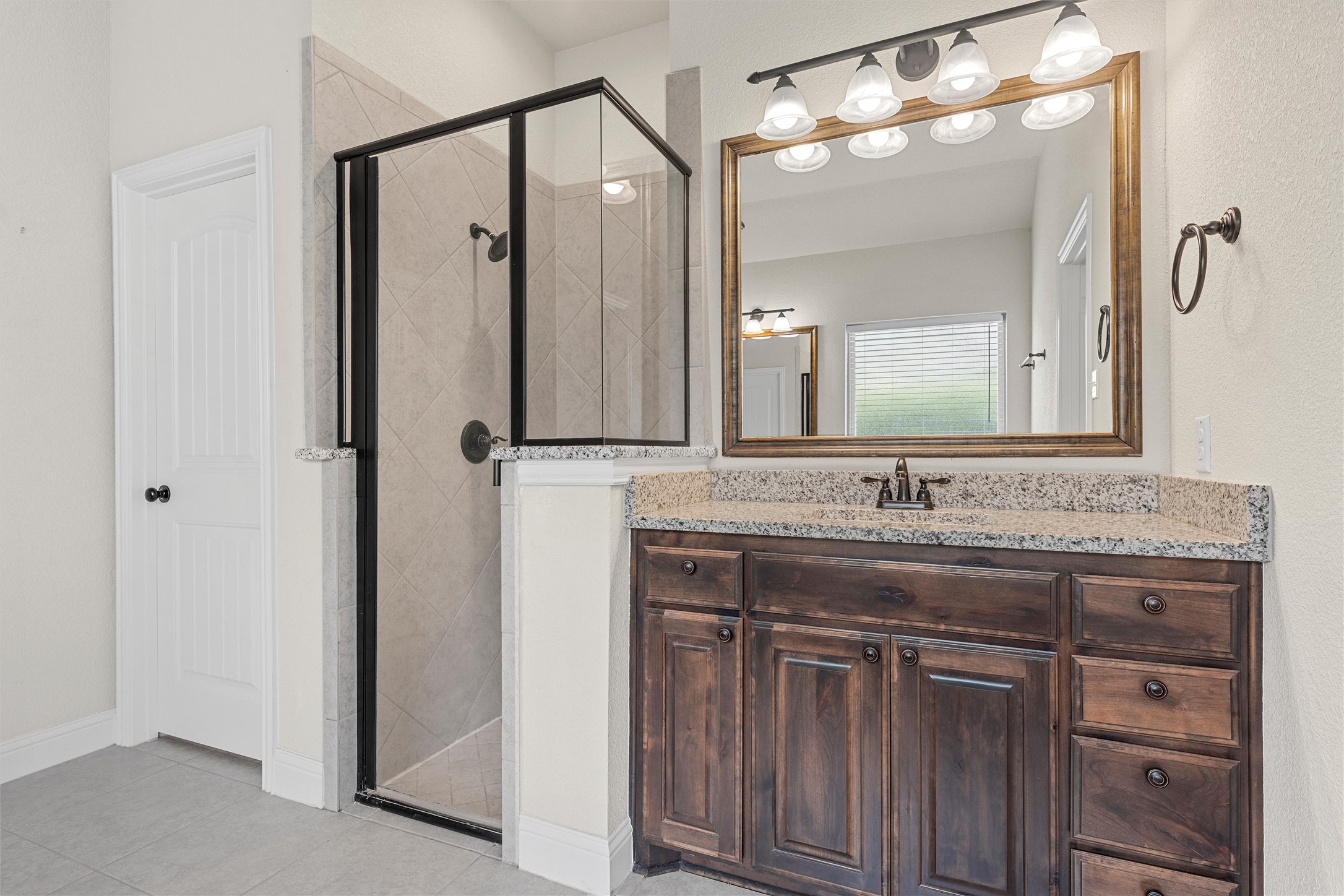 1093 Hesselridge Drive Hewitt TX 76643