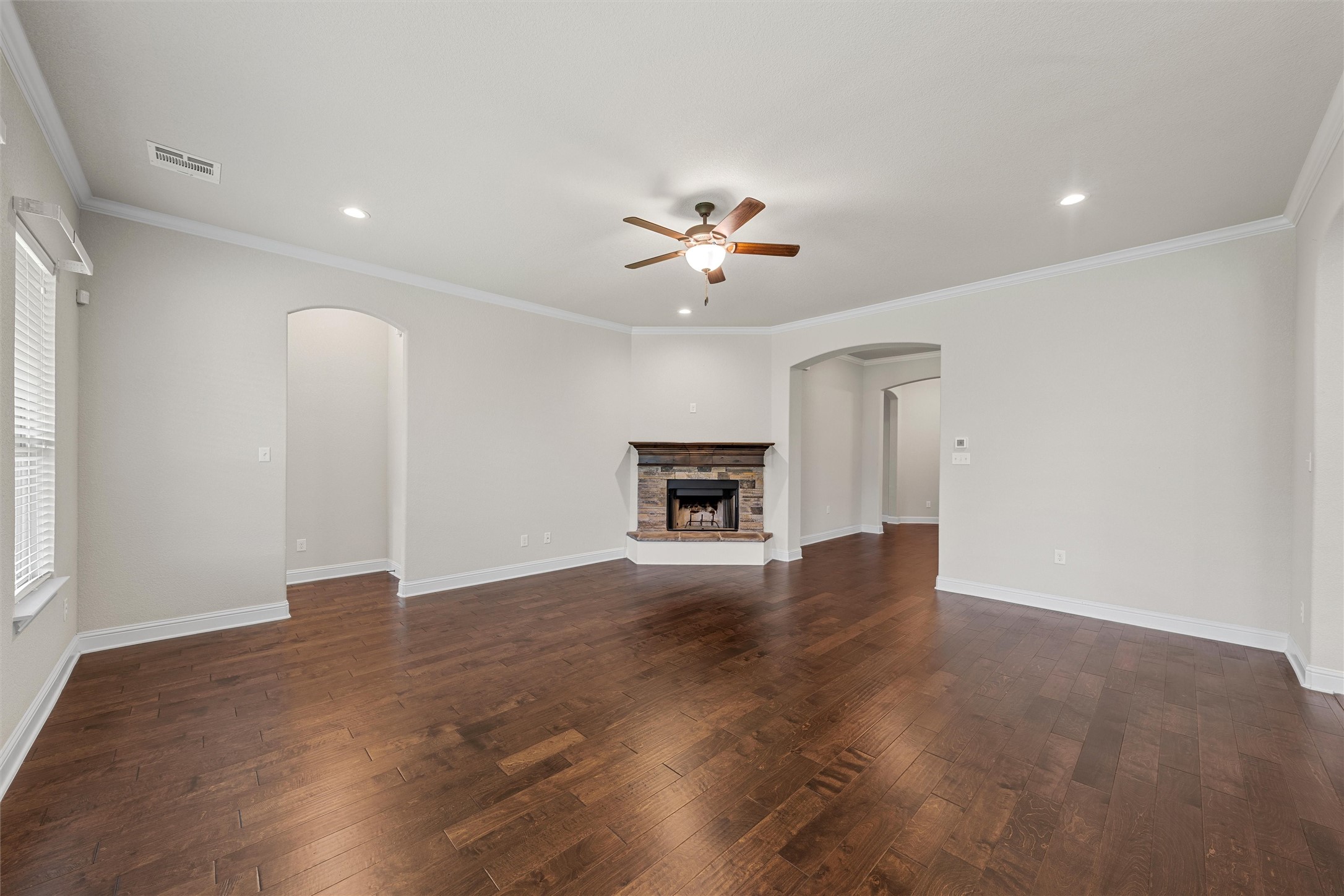 1093 Hesselridge Drive Hewitt TX 76643