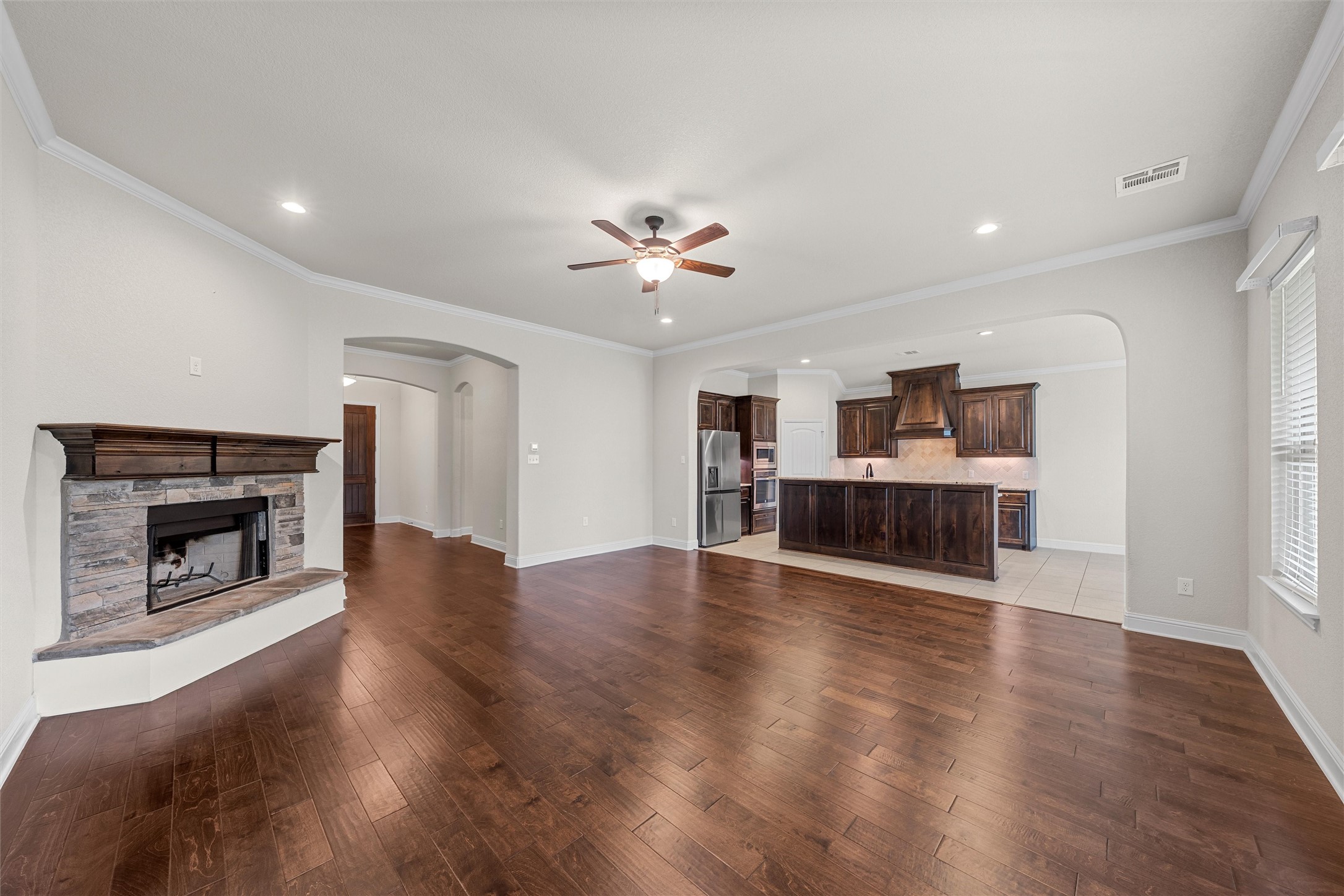 1093 Hesselridge Drive Hewitt TX 76643