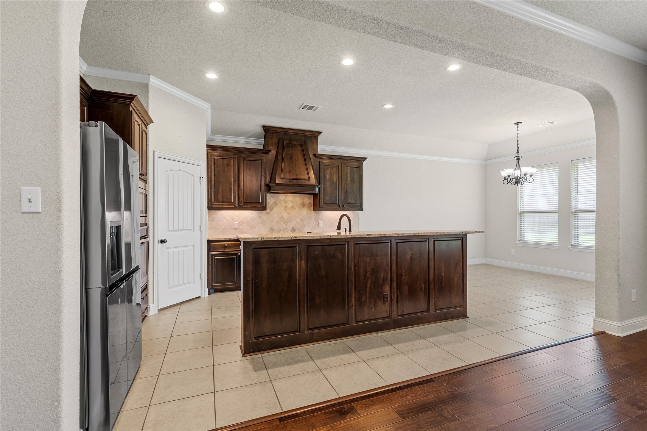 1093 Hesselridge Drive Hewitt TX 76643