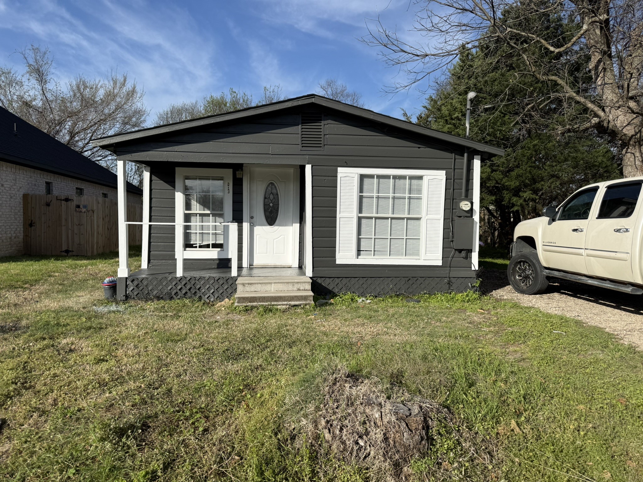 813 S Smith Street Ennis TX 75119