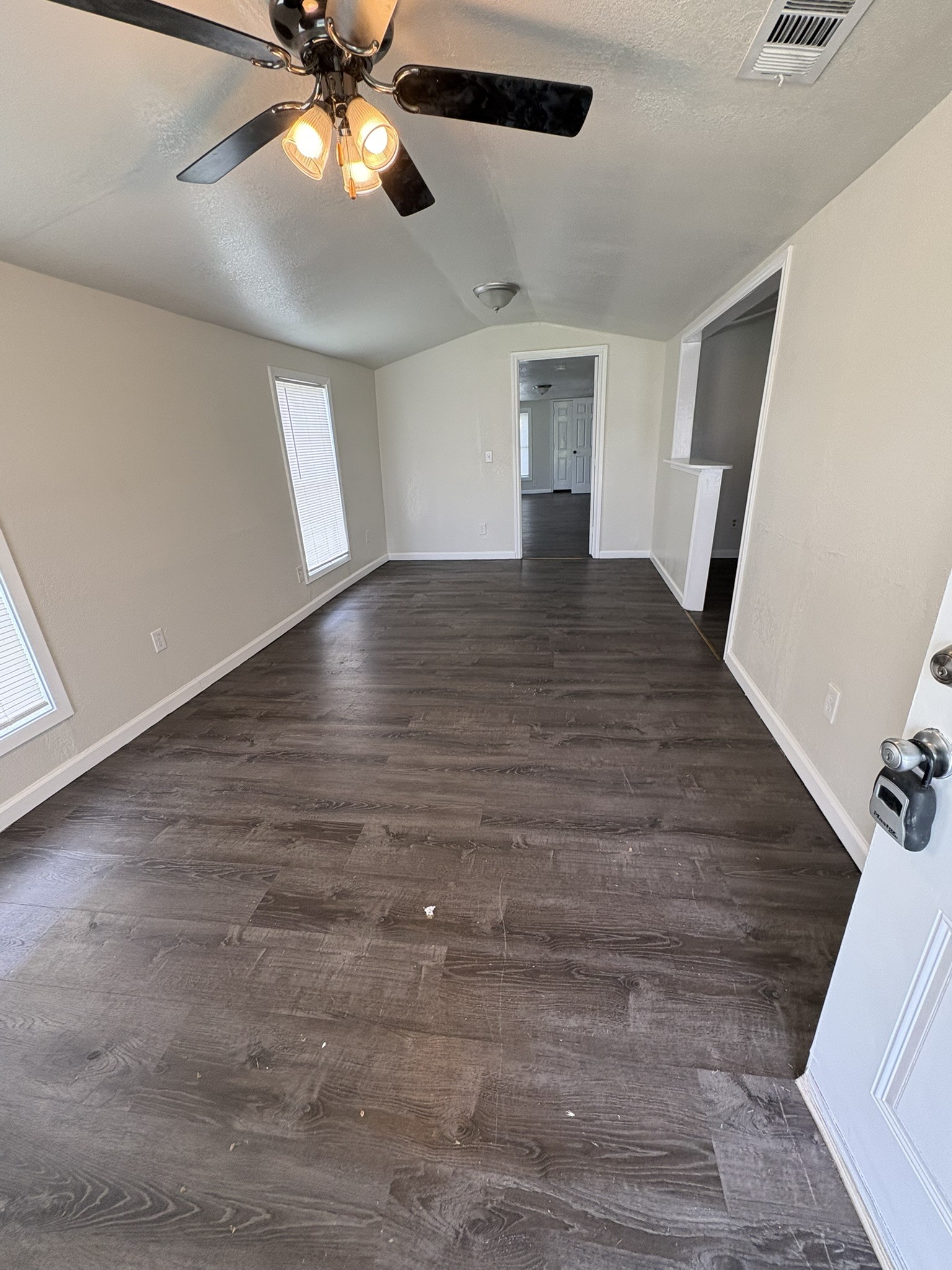 813 S Smith Street Ennis TX 75119